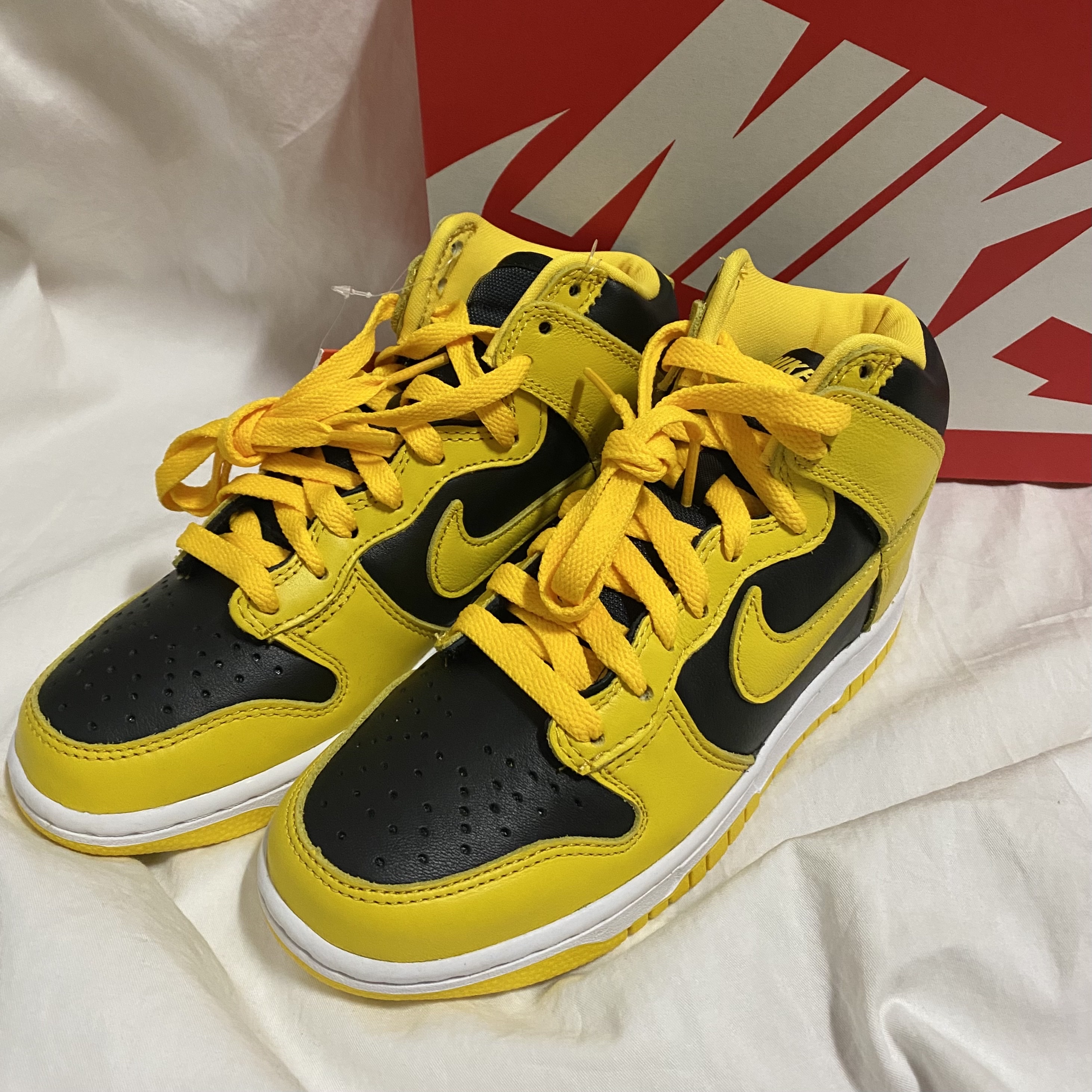 Nike Dunk High SP Varsity Maize 착용 스타일 - 1