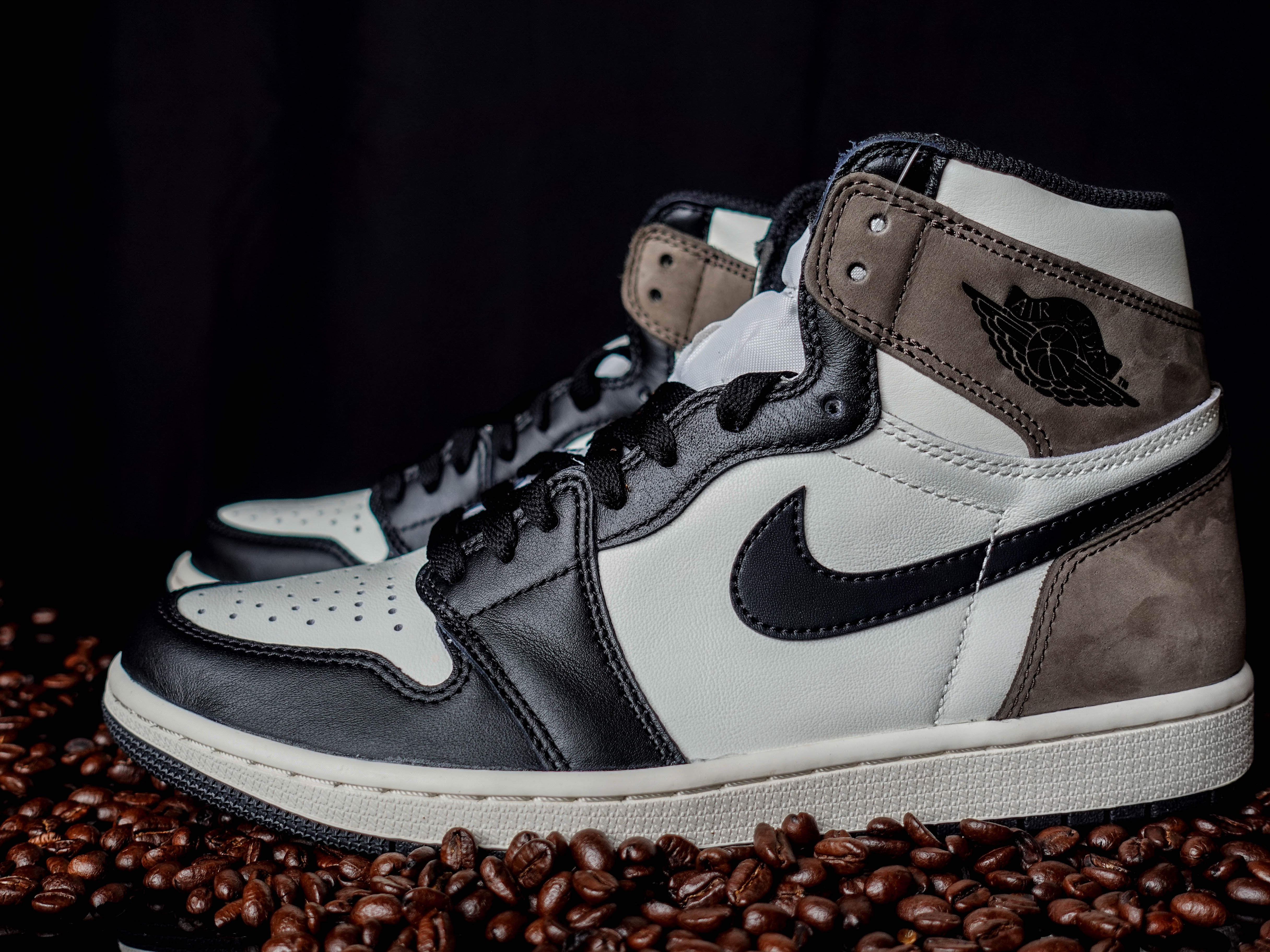 Jordan 1 Retro High OG Black Mocha 착용 스타일