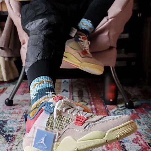 Jordan 4 x Union Retro Guava Ice 착용 스타일