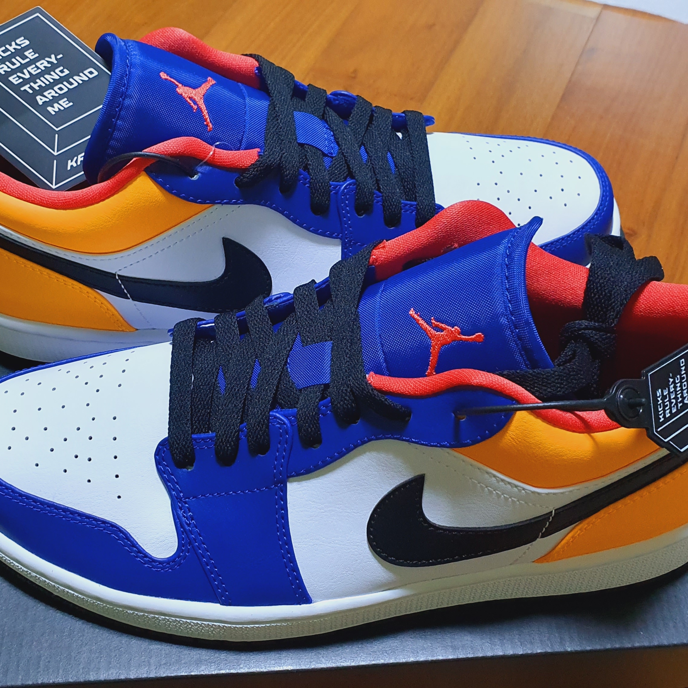 Jordan 1 Low Royal Yellow 착용 스타일 - 1
