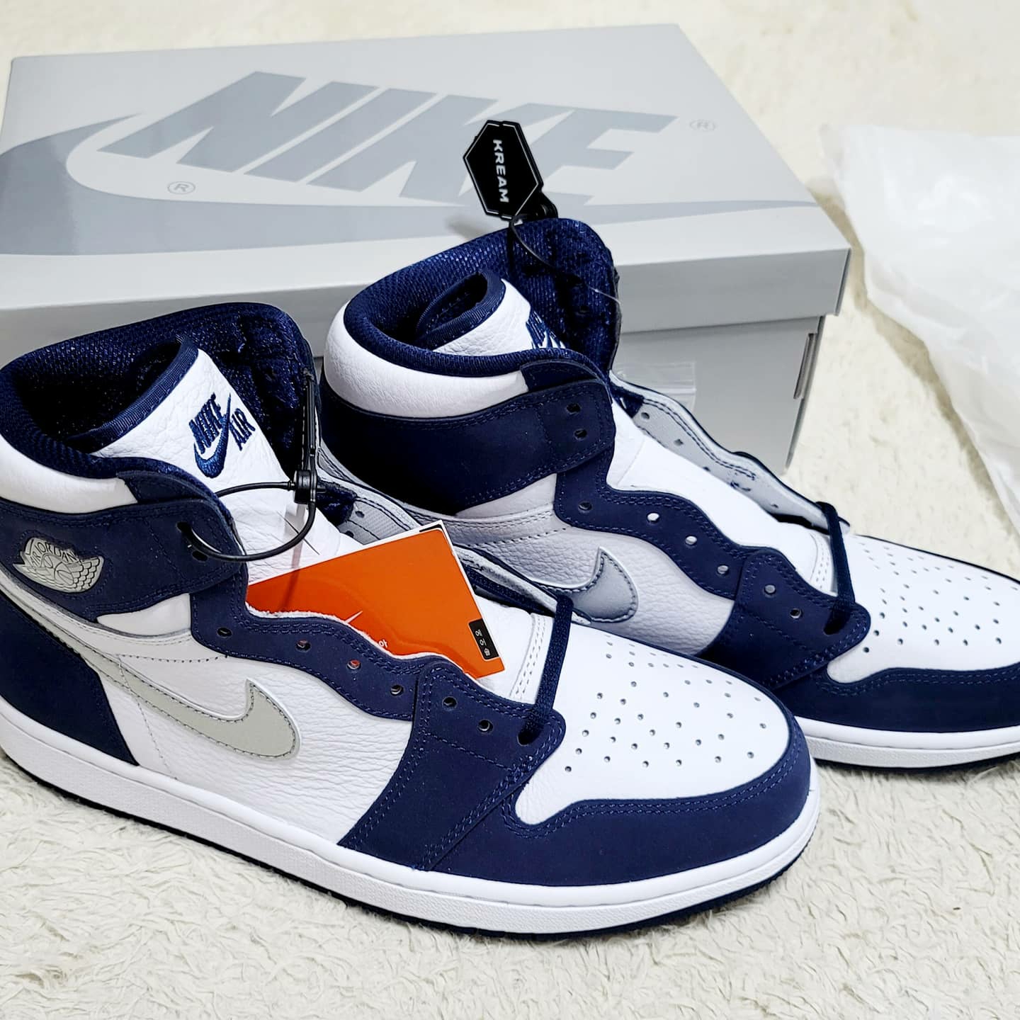 Jordan 1 Retro High OG CO.JP Midnight Navy 착용 스타일 - 1