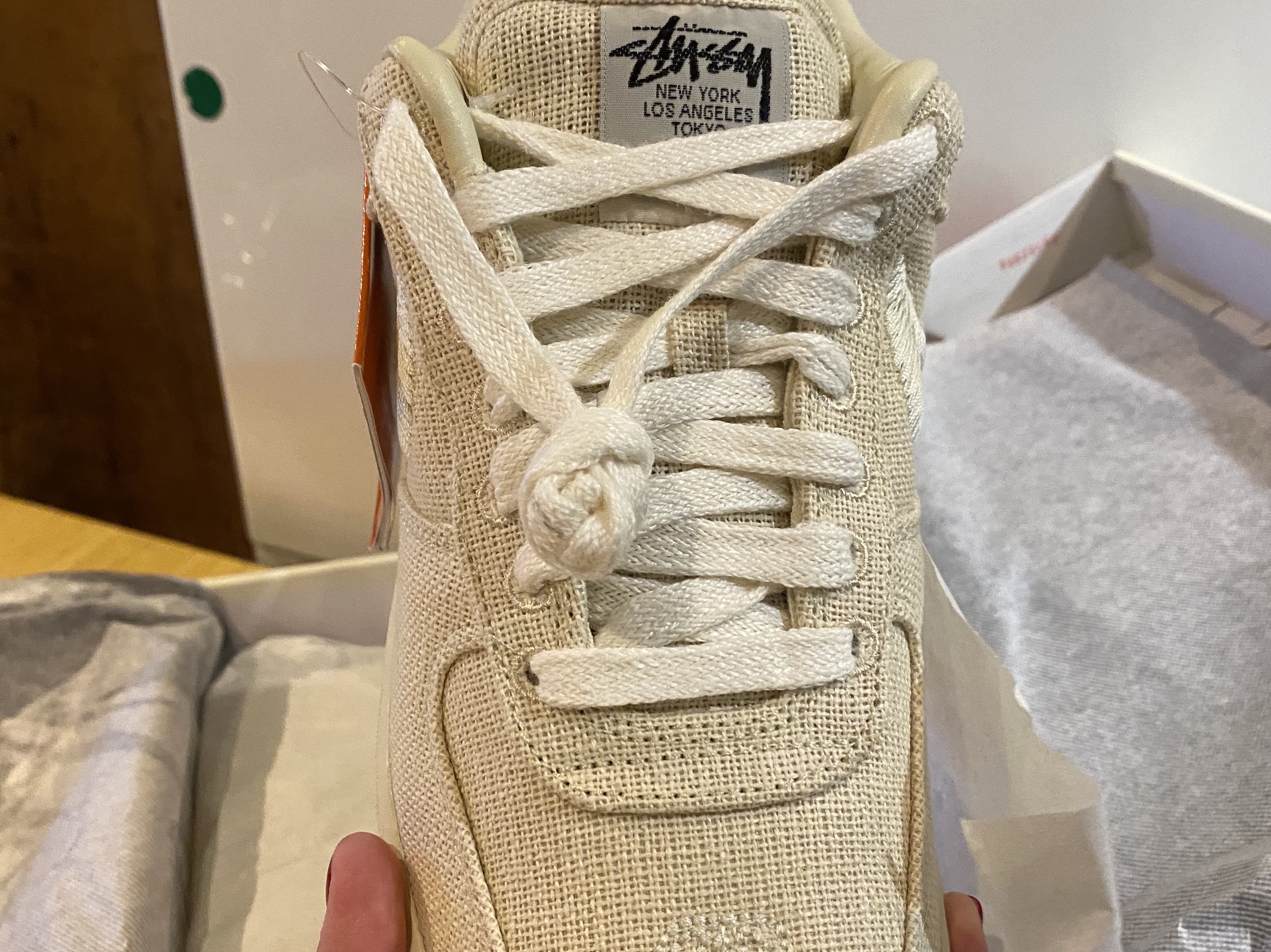 Nike x Stussy Air Force 1 Low Fossil 착용 스타일 - 2