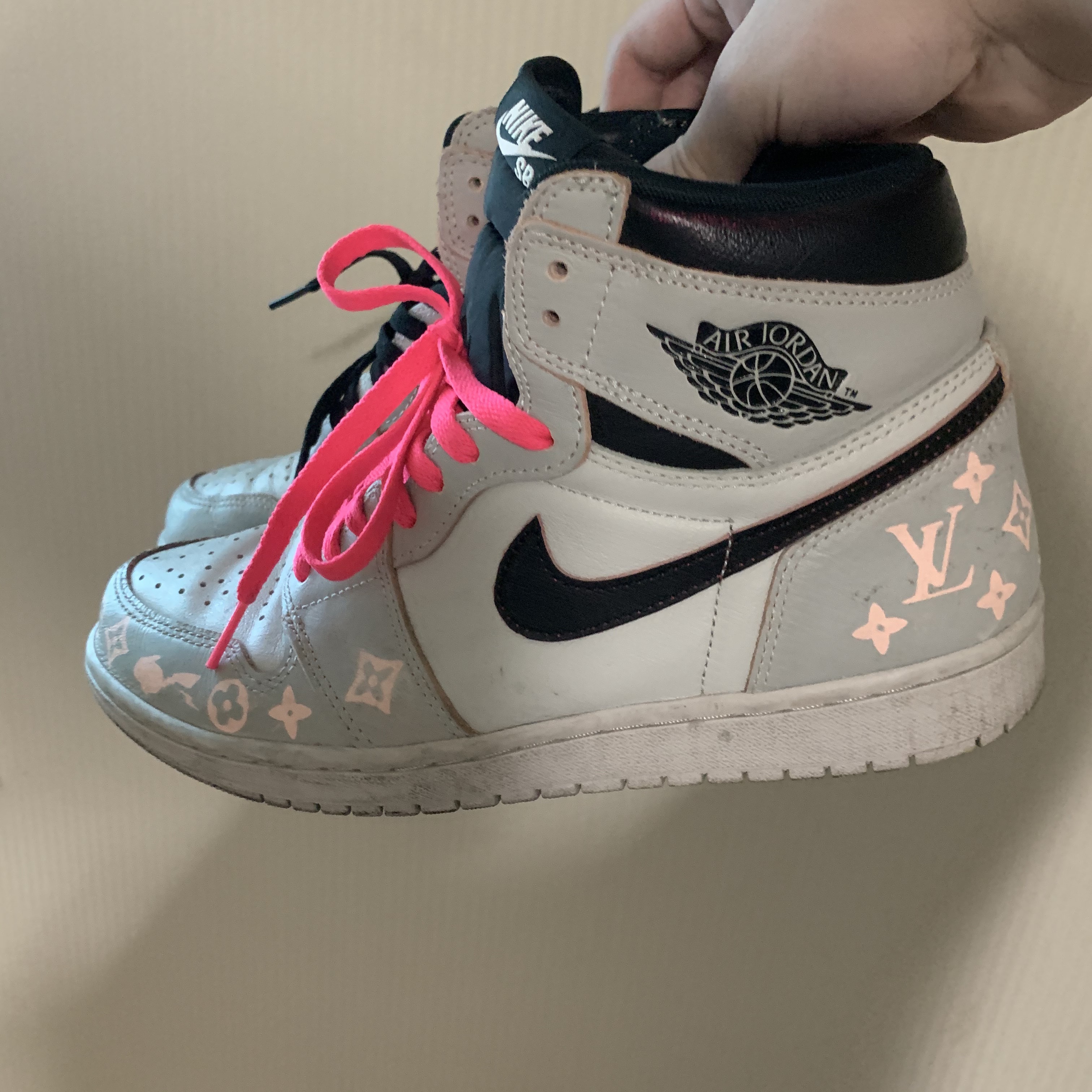 Jordan 1 Retro High OG Defiant SB NYC to Paris 착용 스타일