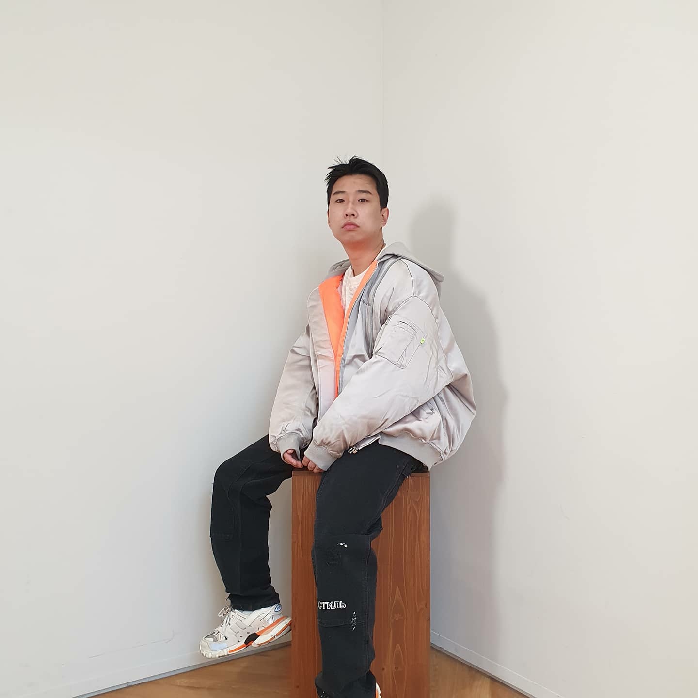 Balenciaga Track Sneakers White Orange 2019 착용 스타일