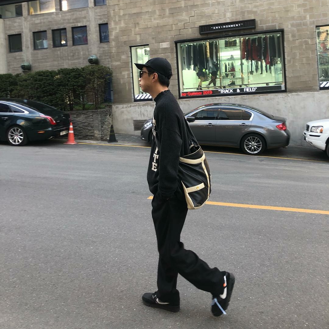 Nike x Off-White Air Max 90 V2 Black White 착용 스타일