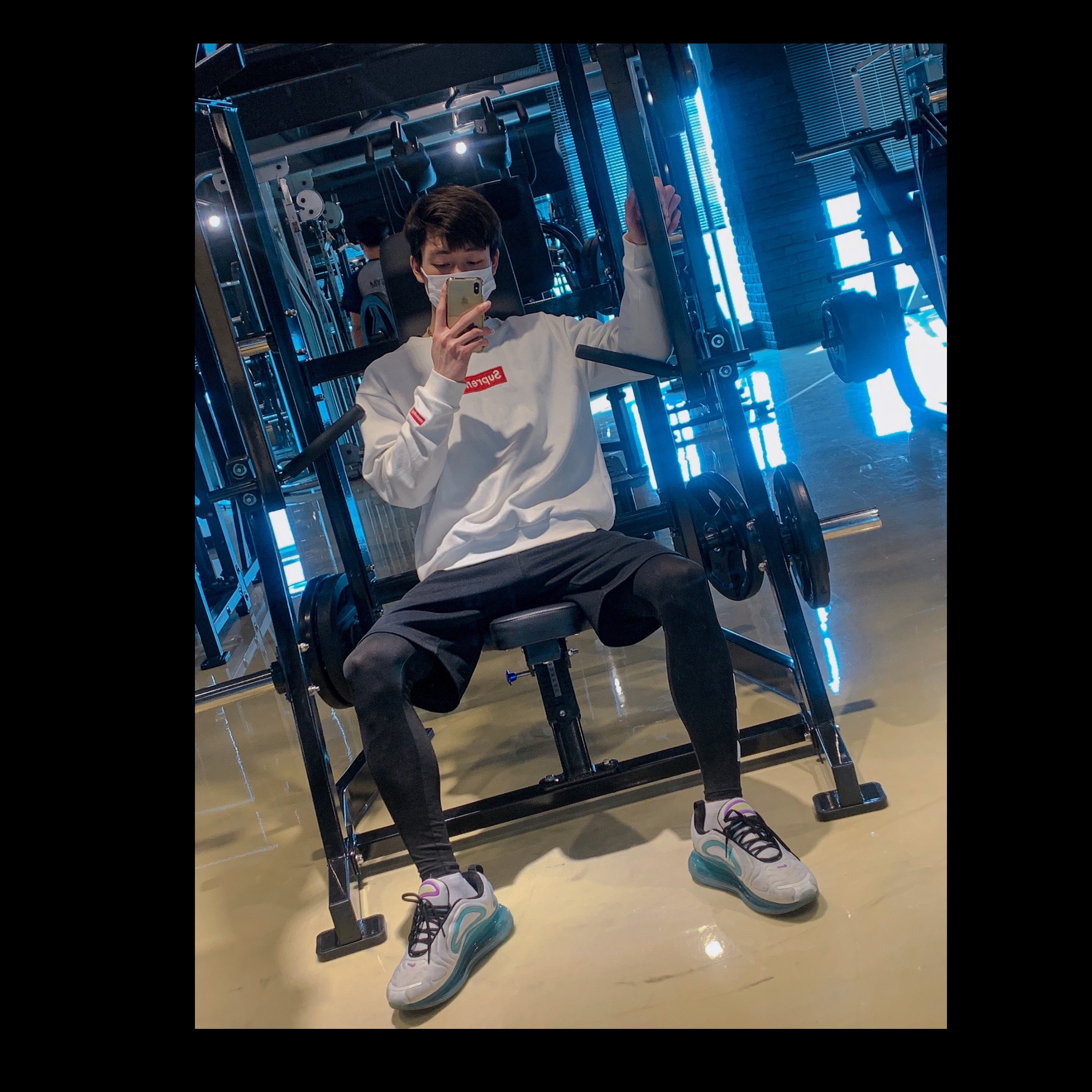 Nike Air Max 720 Pure Platinum 착용 스타일