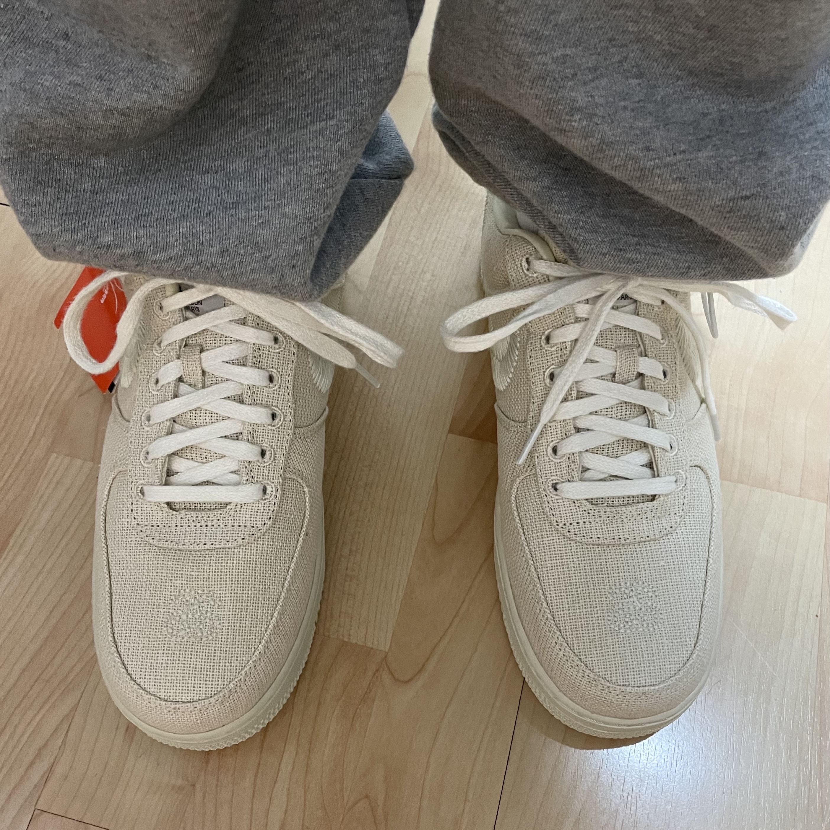 Nike x Stussy Air Force 1 Low Fossil 착용 스타일 - 2