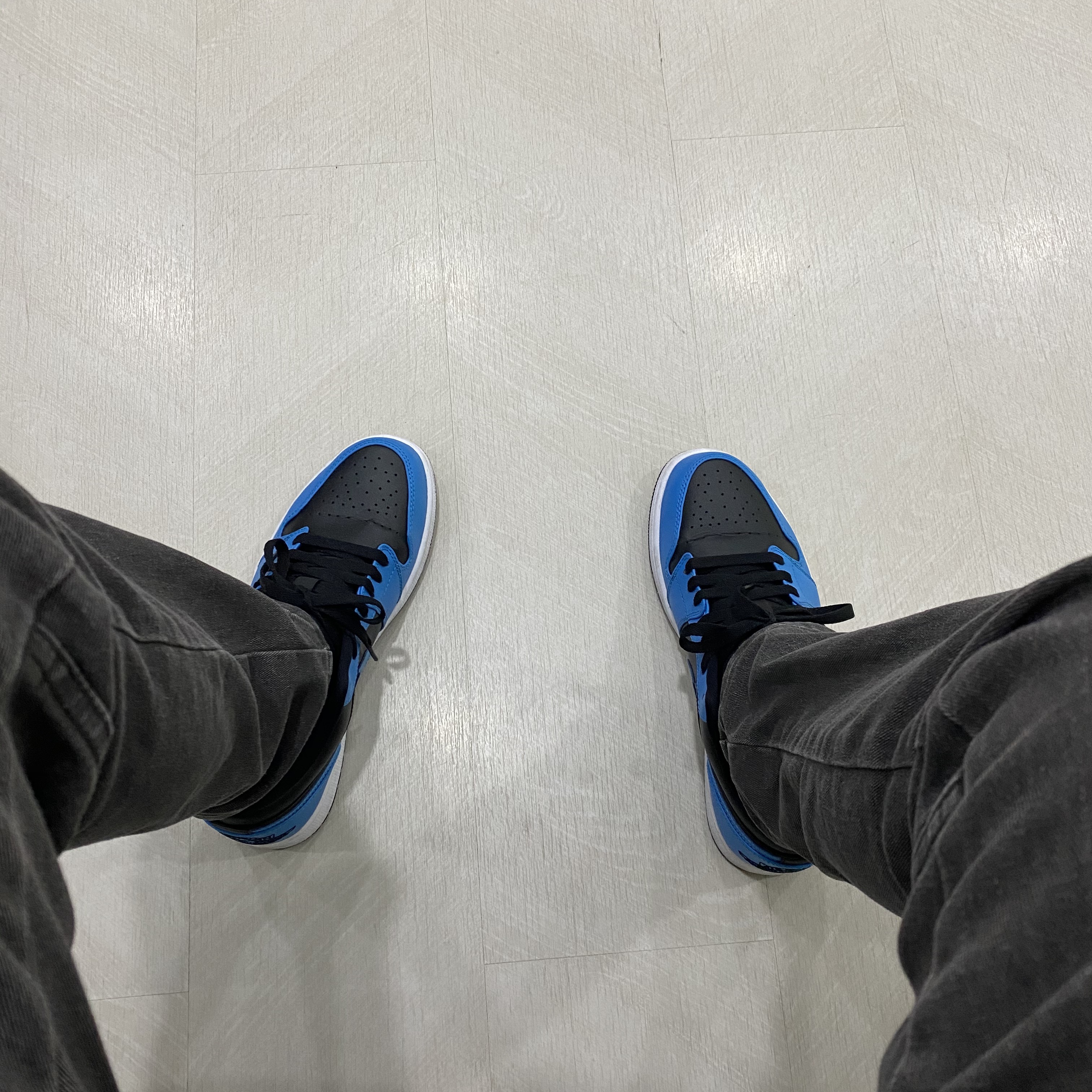 Jordan 1 Low Laser Blue 착용 스타일