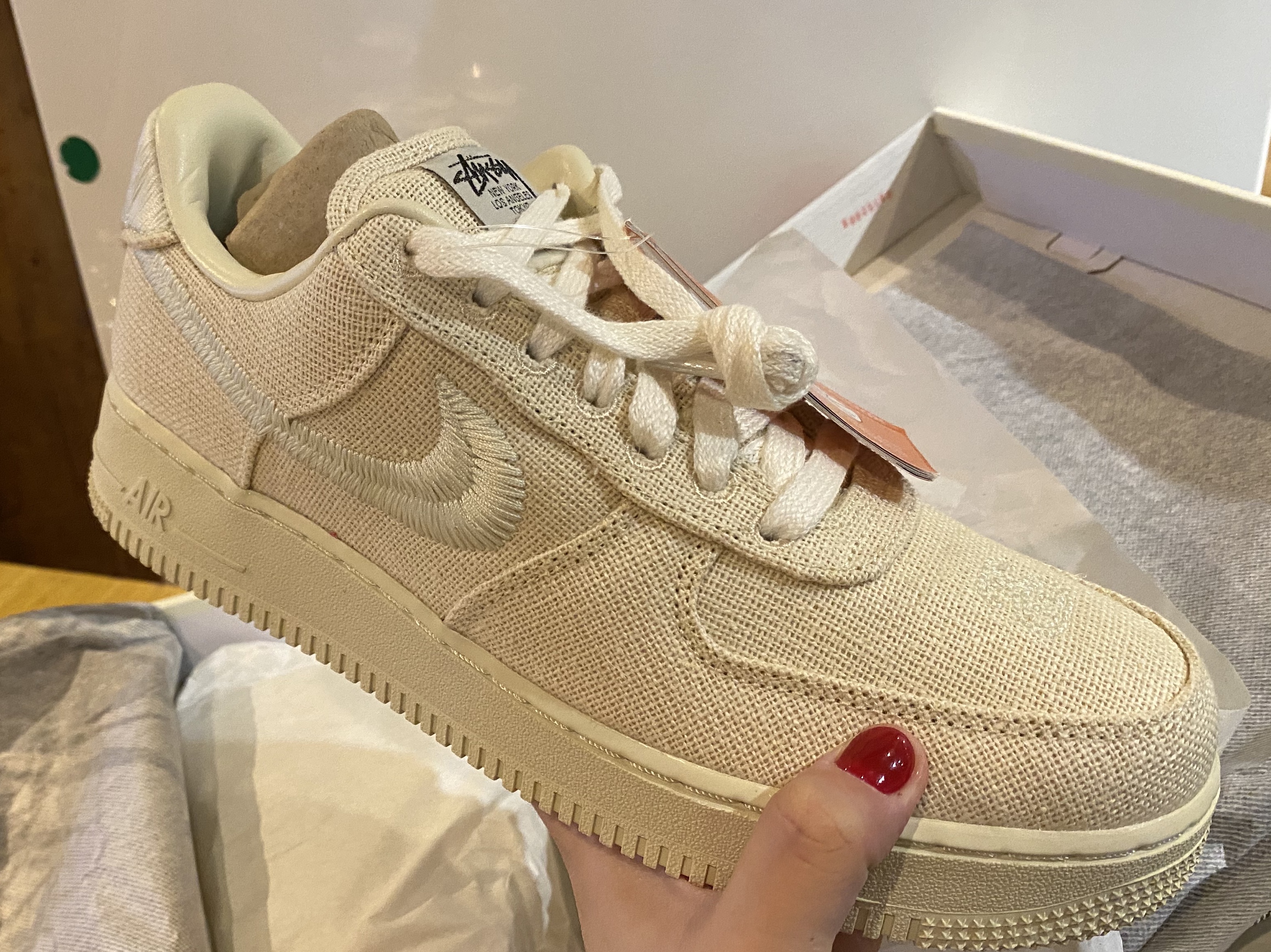 Nike x Stussy Air Force 1 Low Fossil 착용 스타일 - 1