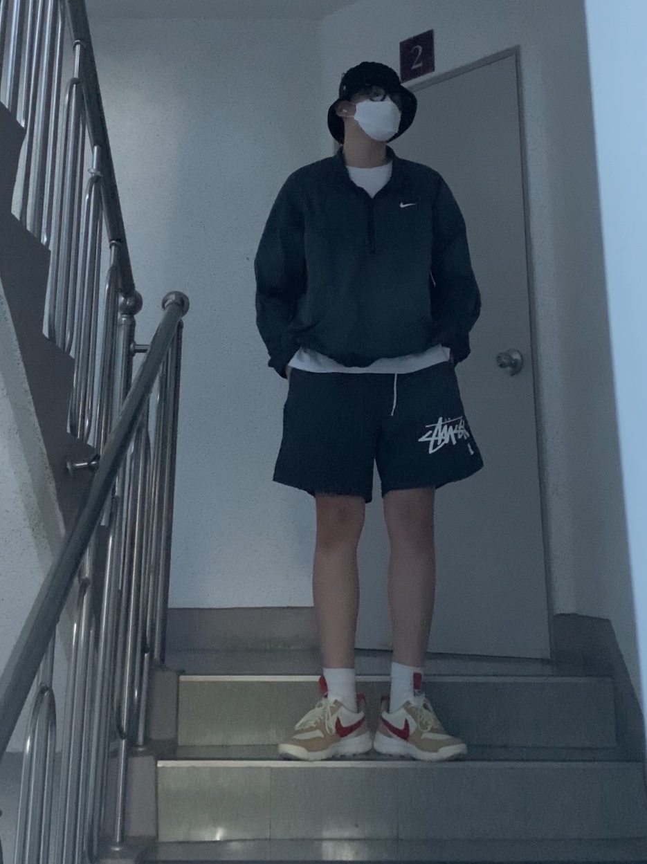Nike x Tom Sachs Mars Yard Shoe 2.0 Space Camp, Nike x Stussy Windrunner Jacket Off Noir 착용 스타일 - 1