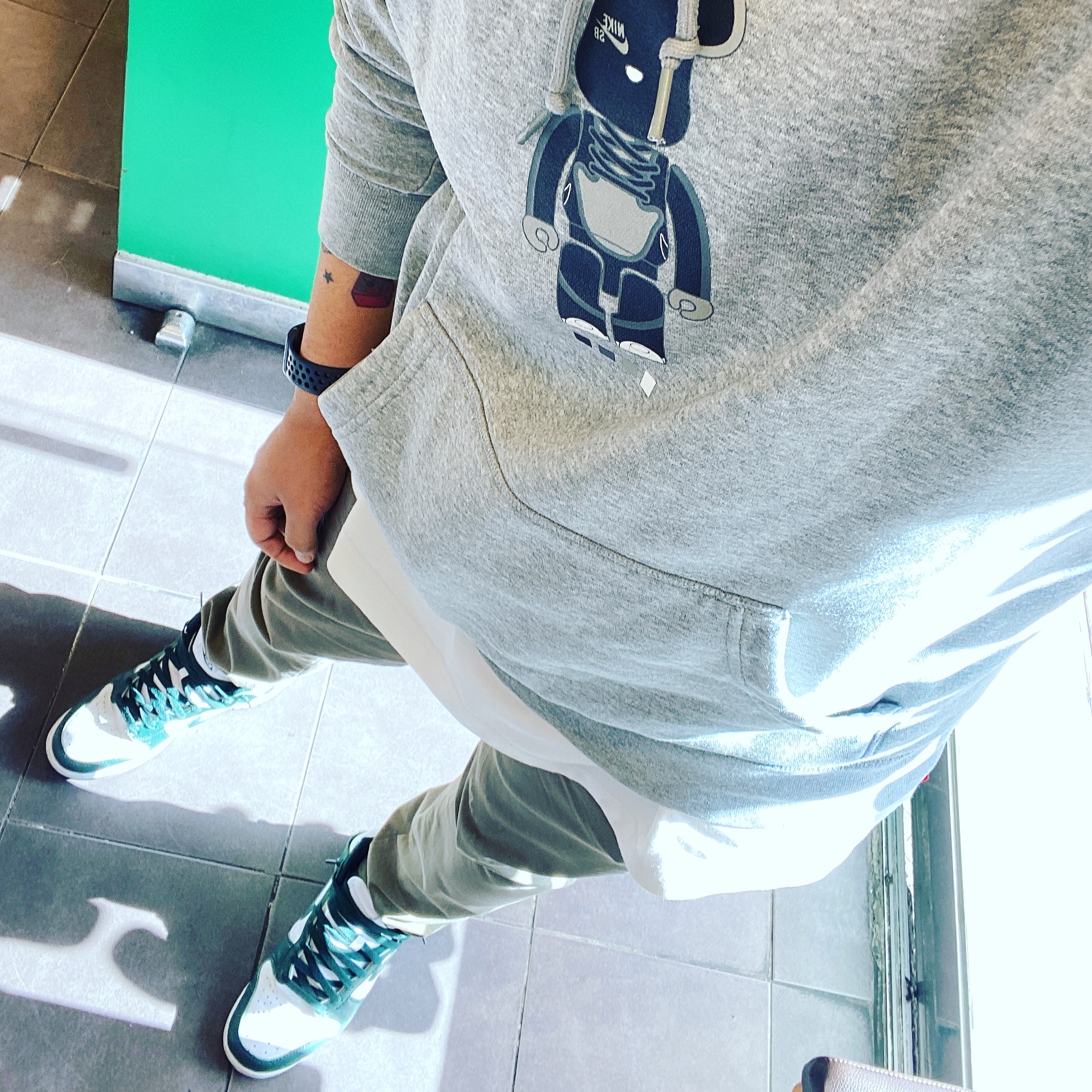 Nike Dunk High SP Spartan Green 착용 스타일