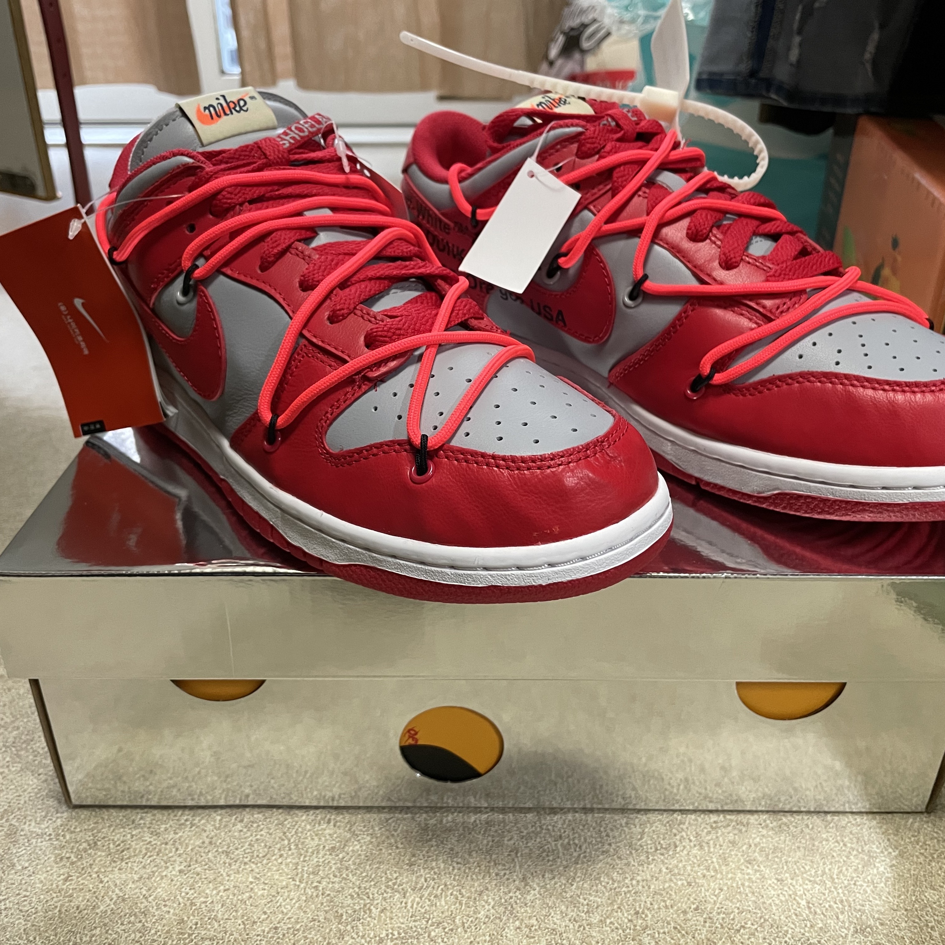 Nike x Off-White Dunk Low University Red 착용 스타일 - 2