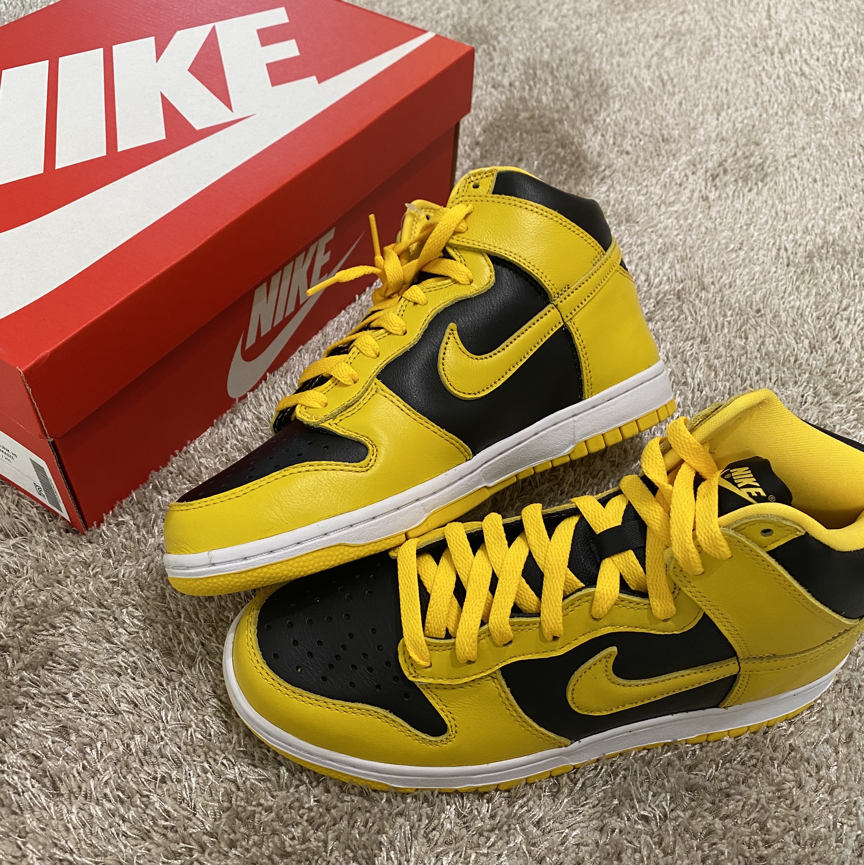 Nike Dunk High SP Varsity Maize 착용 스타일 - 3