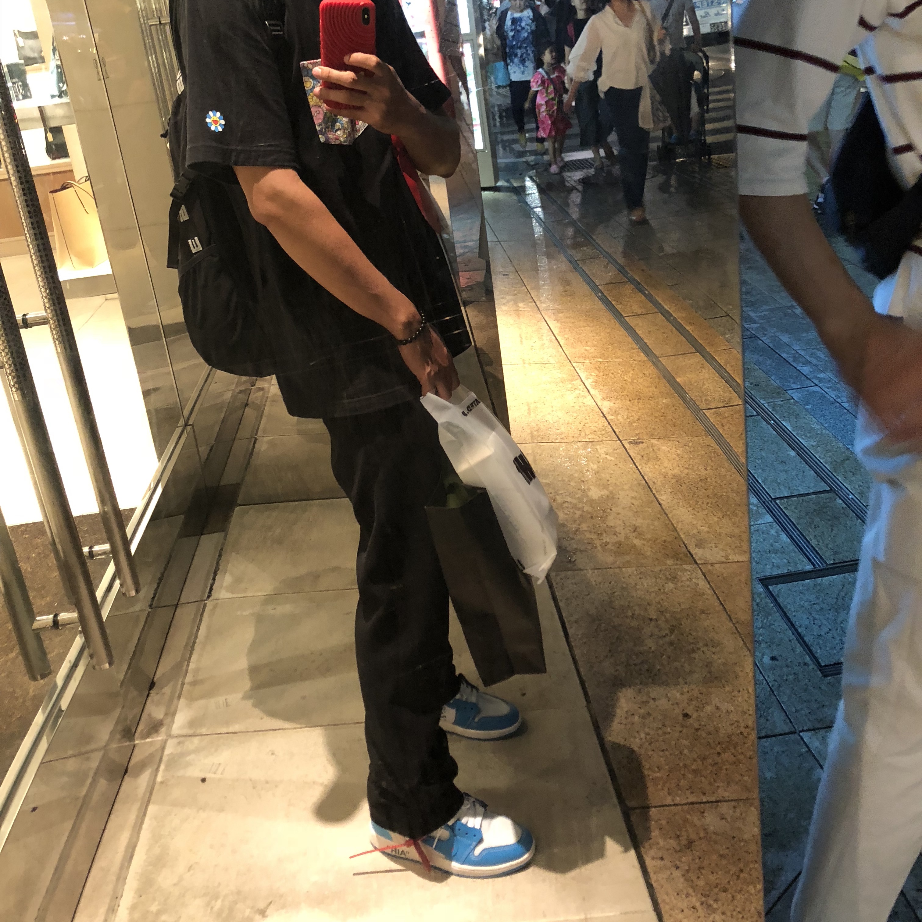 Jordan 1 x Off-White Retro High University Blue 착용 스타일