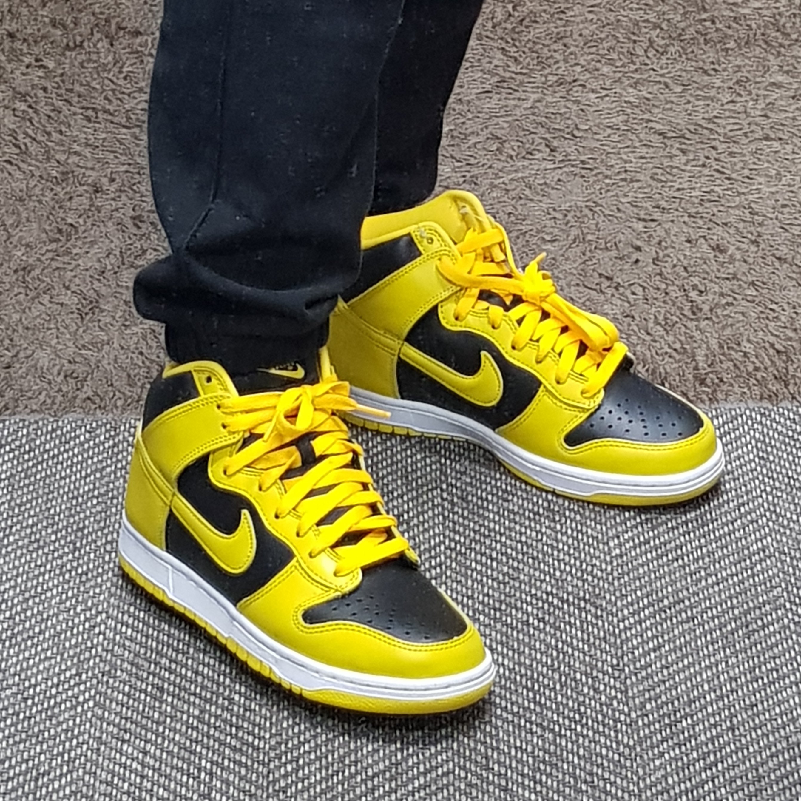 Nike Dunk High SP Varsity Maize 착용 스타일