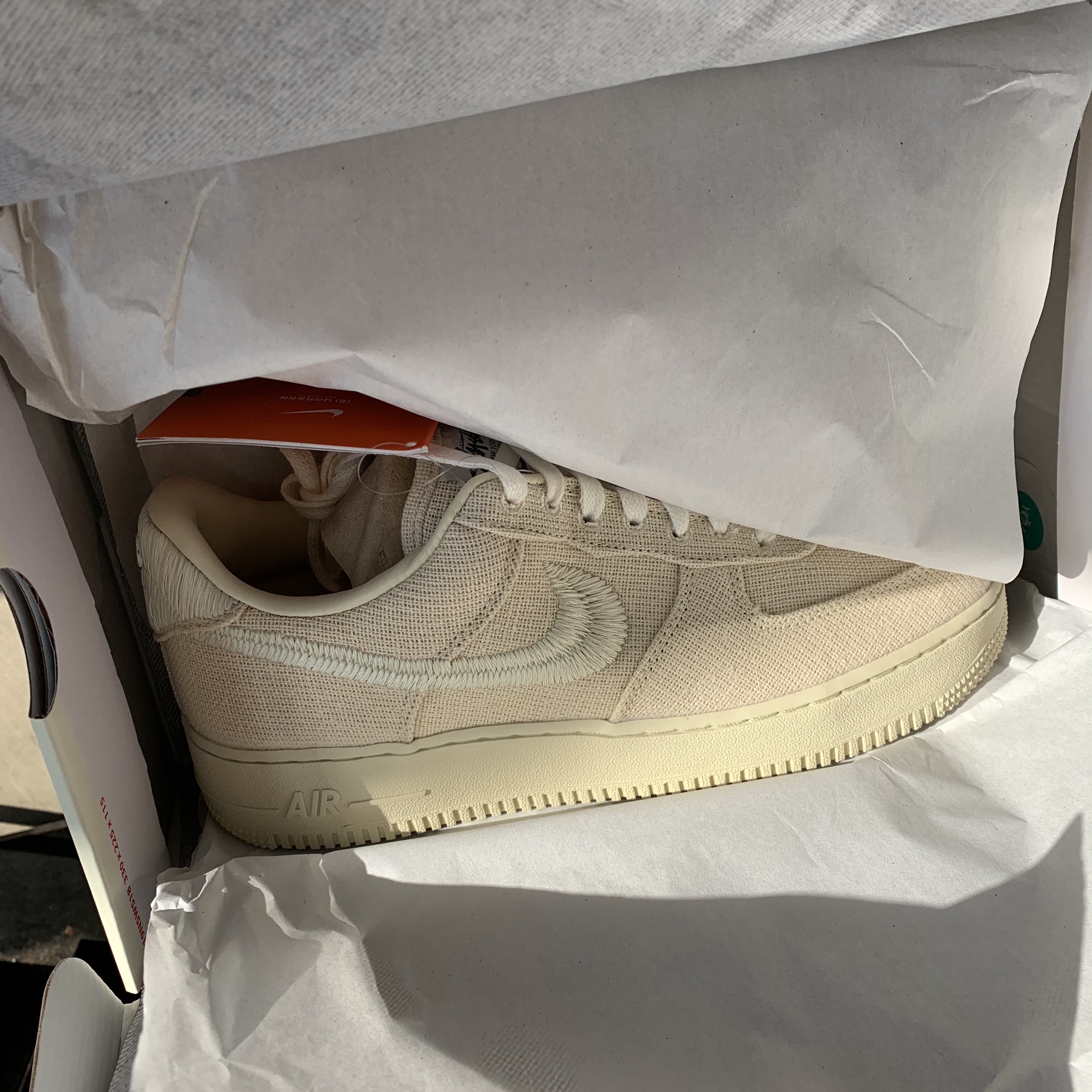 Nike x Stussy Air Force 1 Low Fossil 착용 스타일 - 2