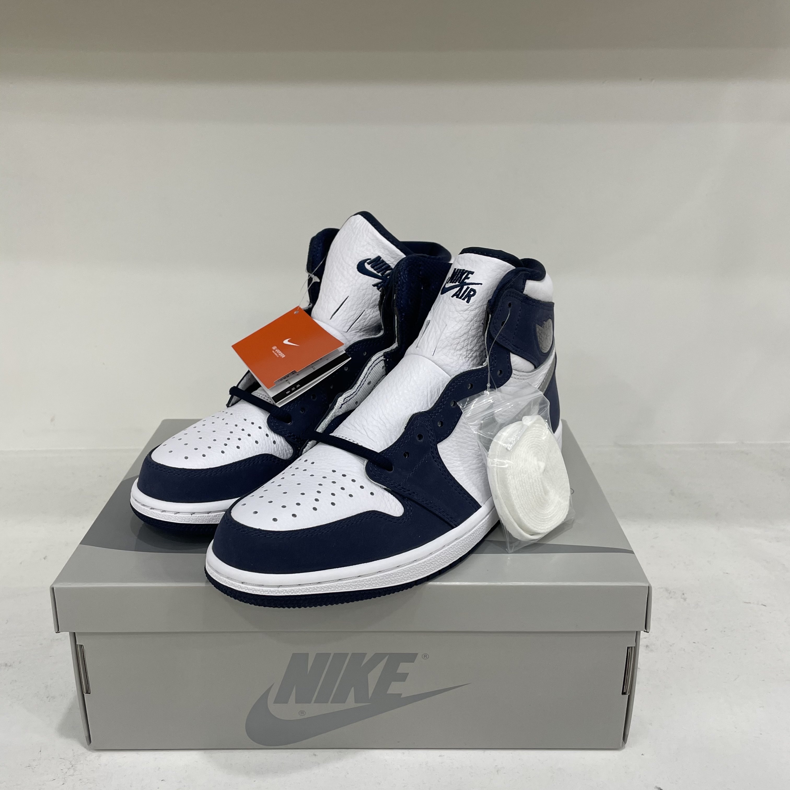 Jordan 1 Retro High OG CO.JP Midnight Navy 착용 스타일