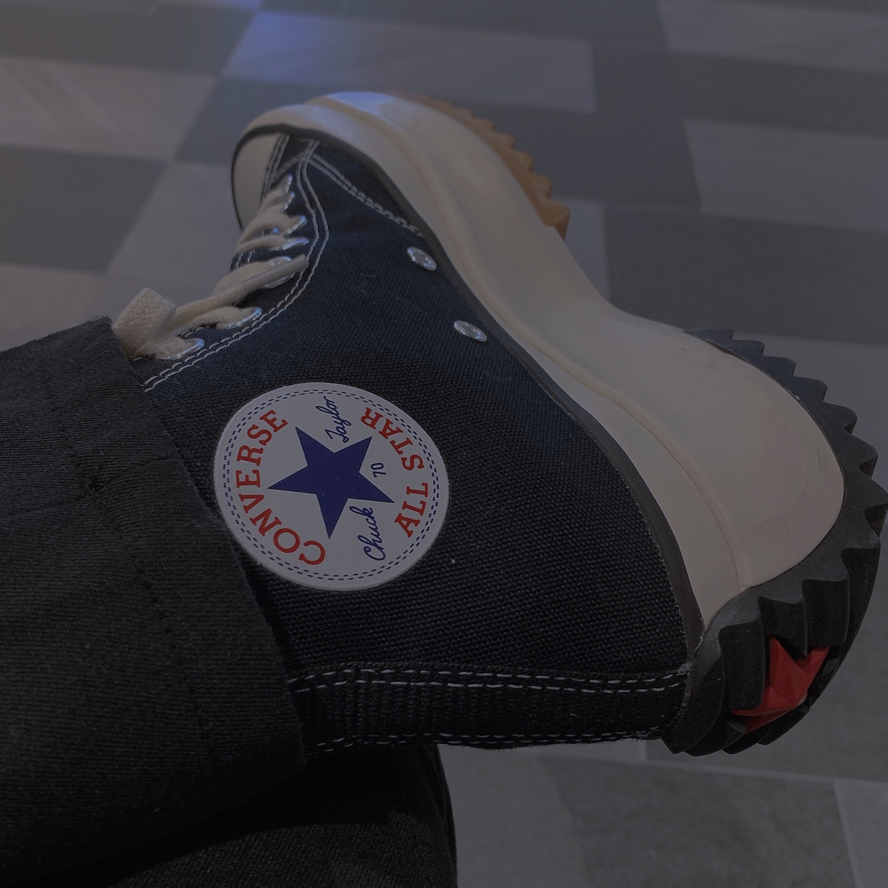 Converse x JW Anderson Run Star Hike Hi Black 착용 스타일