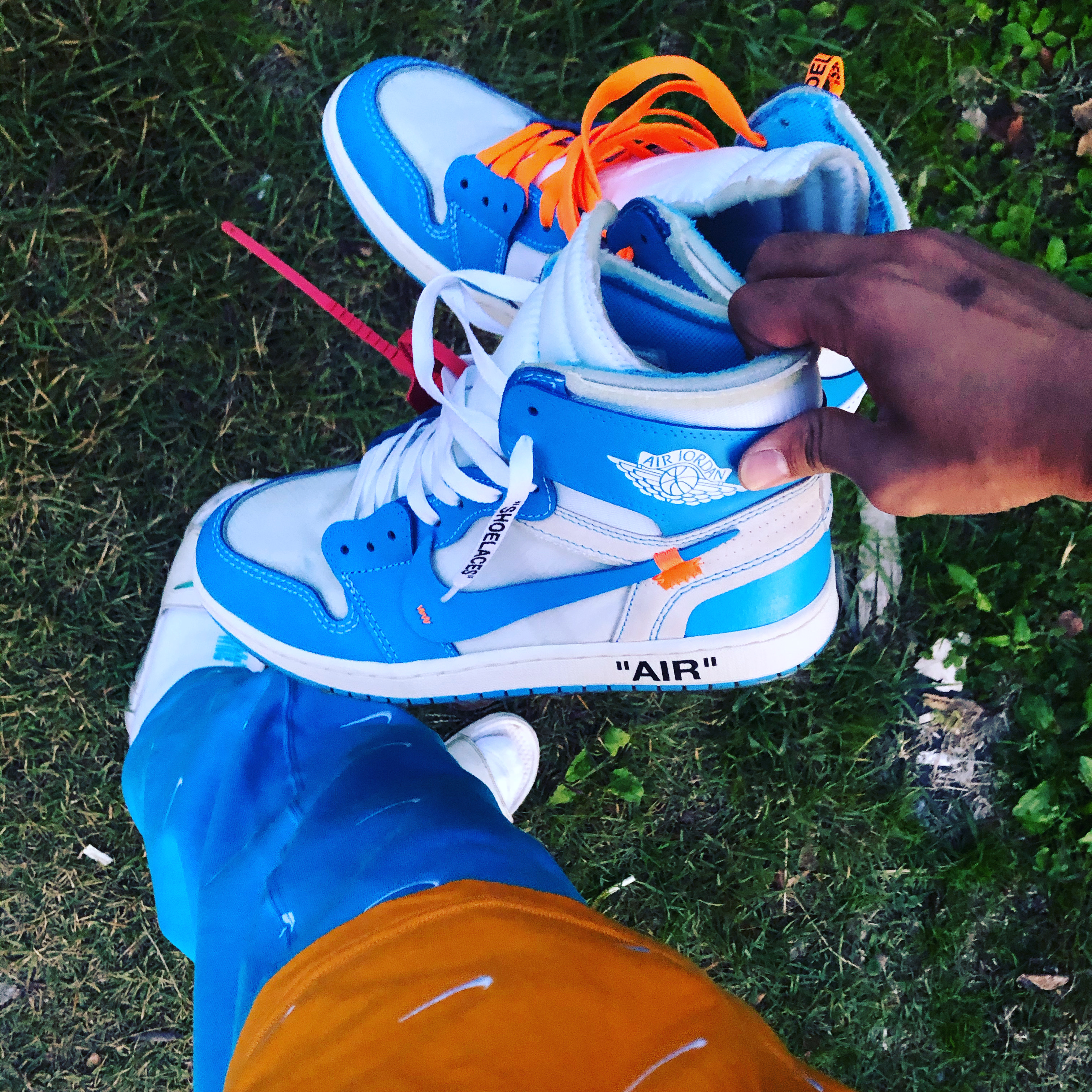 Jordan 1 x Off-White Retro High University Blue 착용 스타일