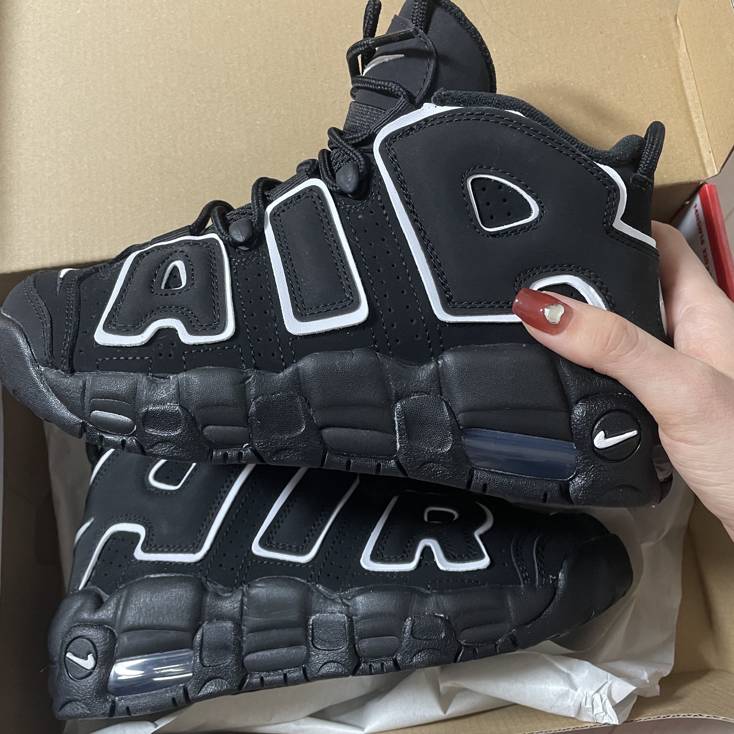 Nike Air More Uptempo Black White 2020 착용 스타일