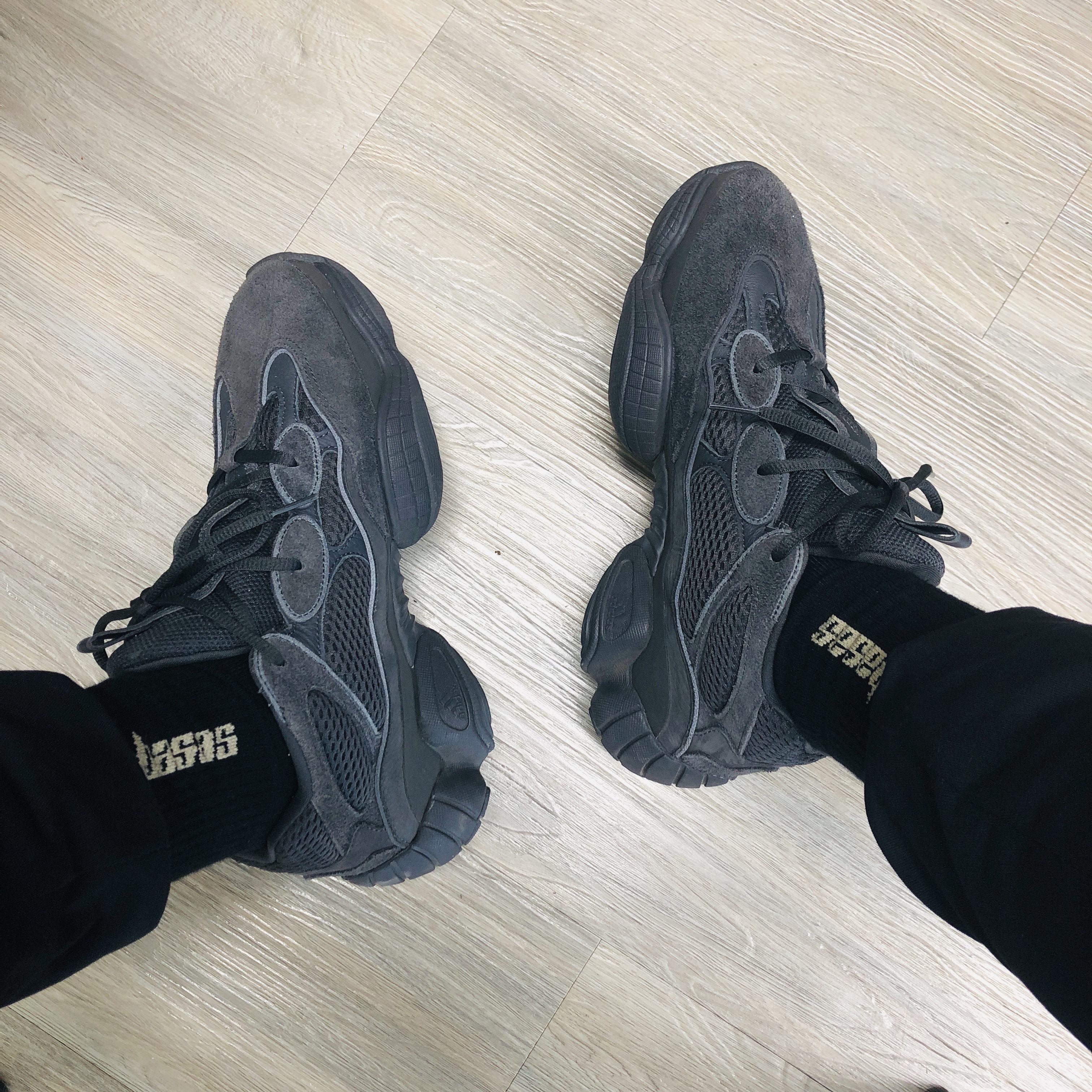 Adidas Yeezy 500 Utility Black 2018/2020 착용 스타일