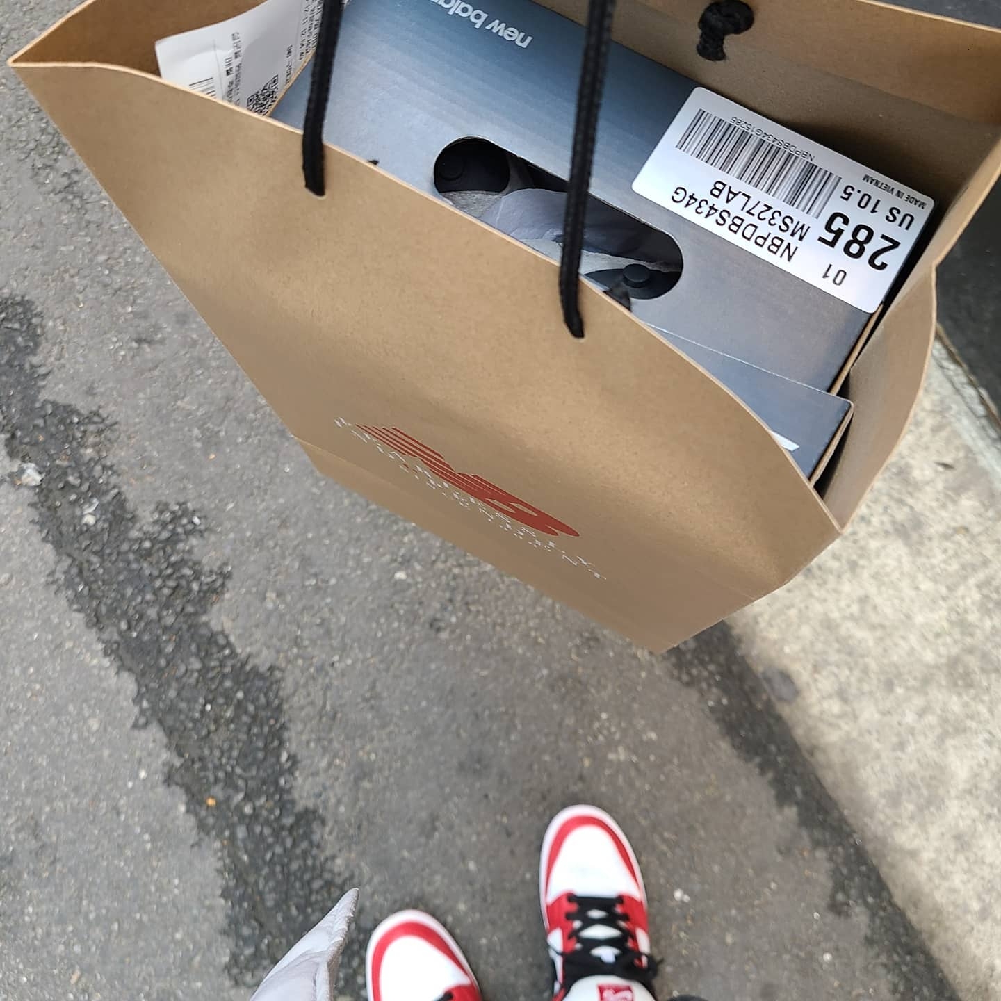 New Balance 327 Grey 착용 스타일 - 2