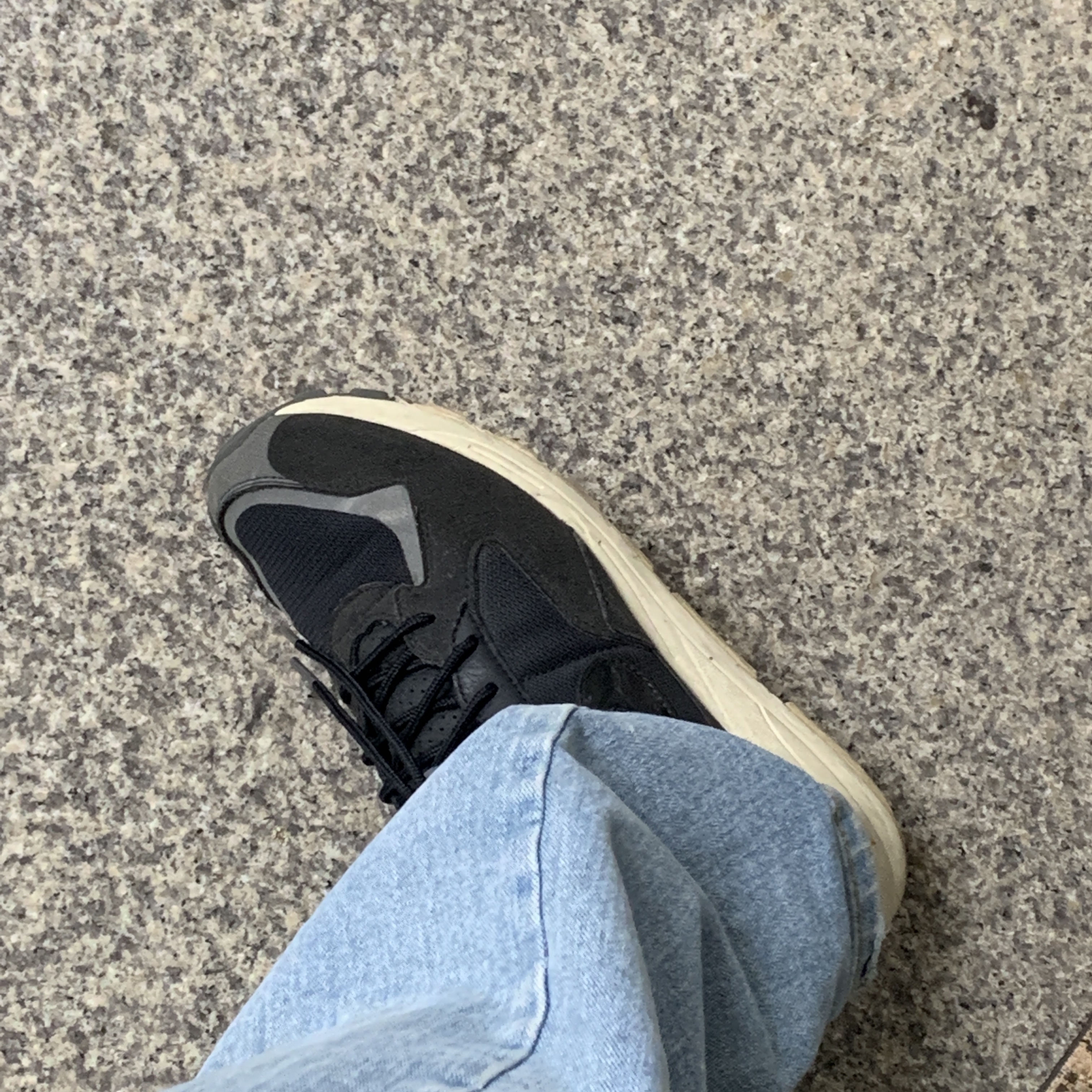 Nike x Fear of God Air Skylon 2 Black Sail 착용 스타일