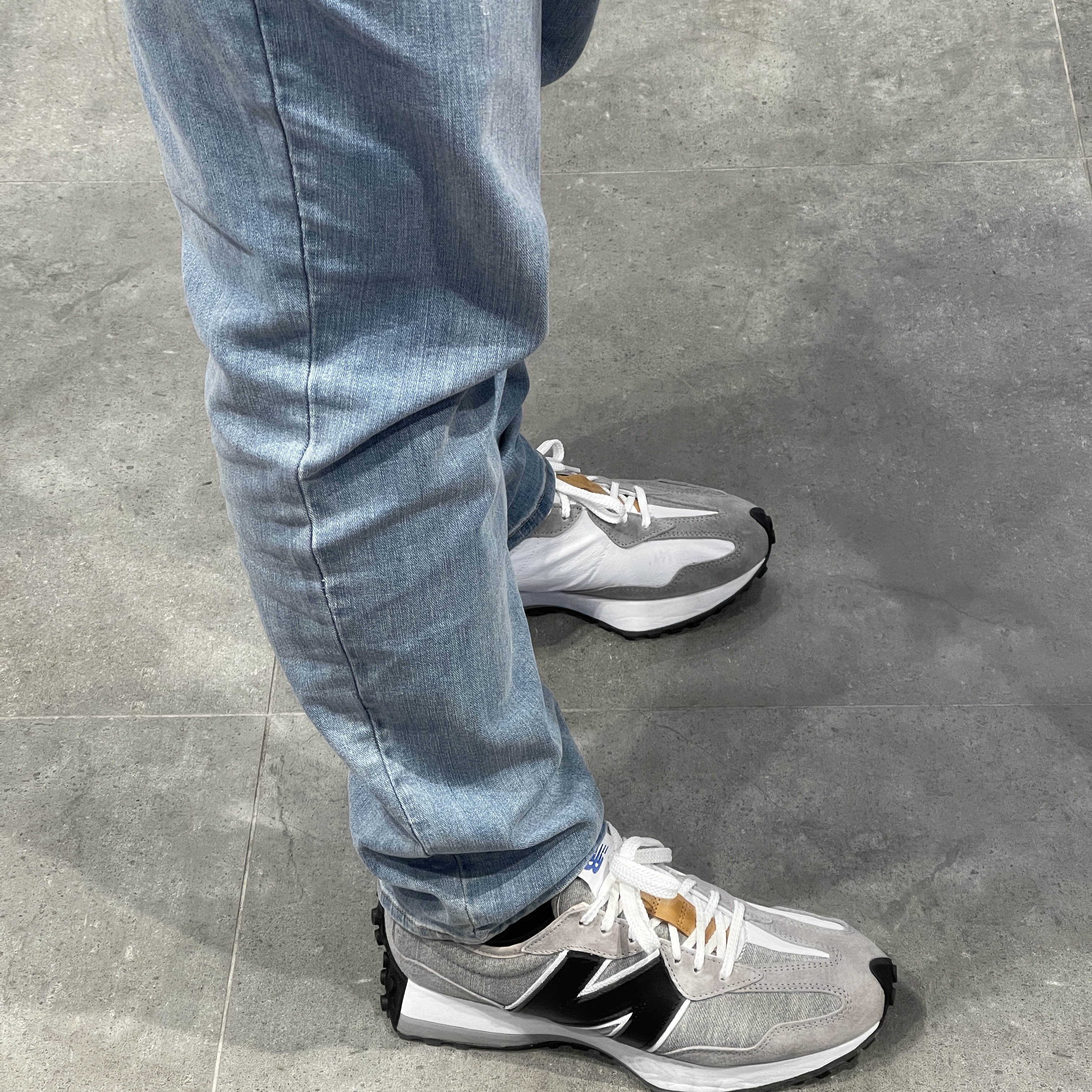 New Balance x Levi's 327 Grey (Levi's Tag) 착용 스타일