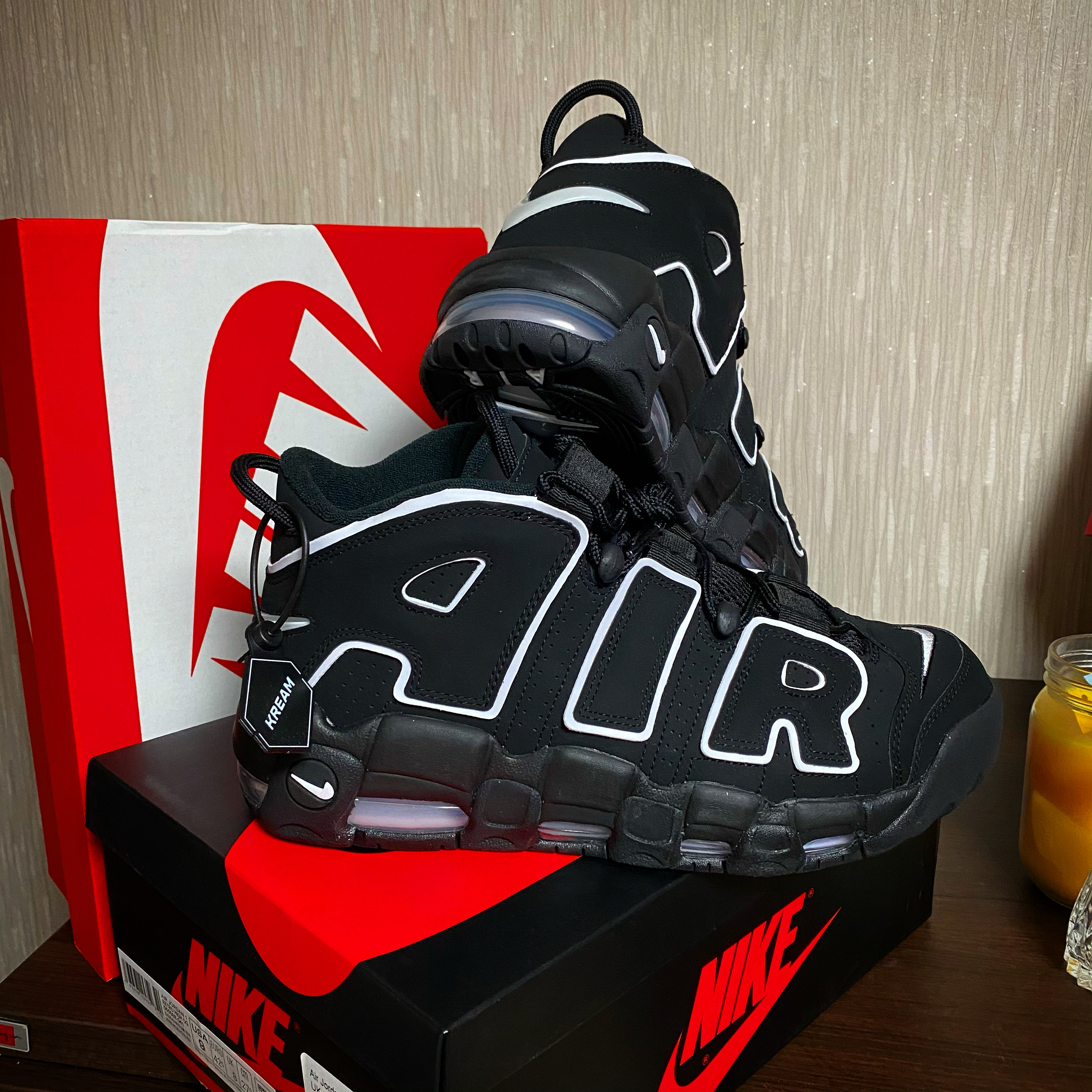 Nike Air More Uptempo Black White 2020 착용 스타일 - 1