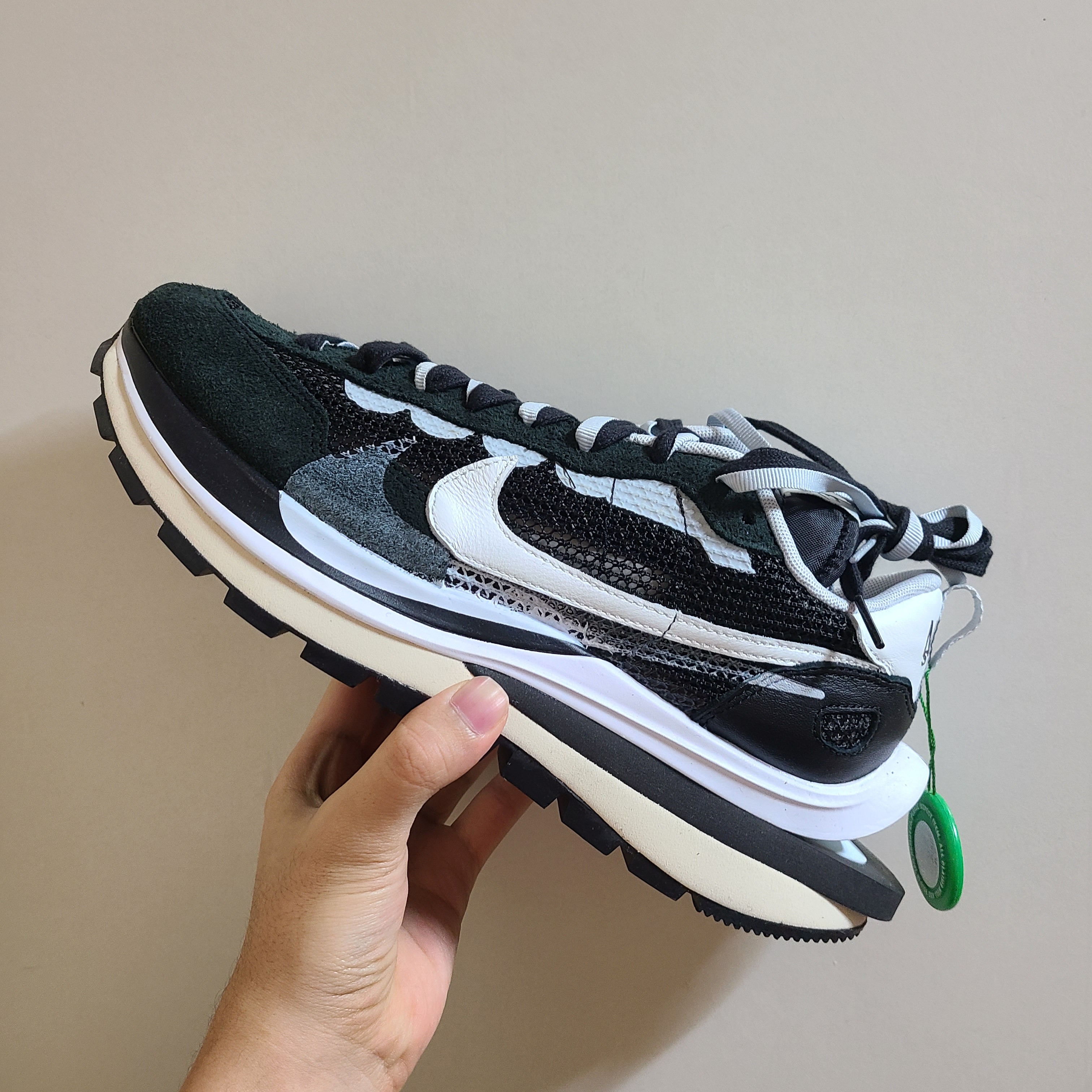 Nike x Sacai VaporWaffle Black White 착용 스타일