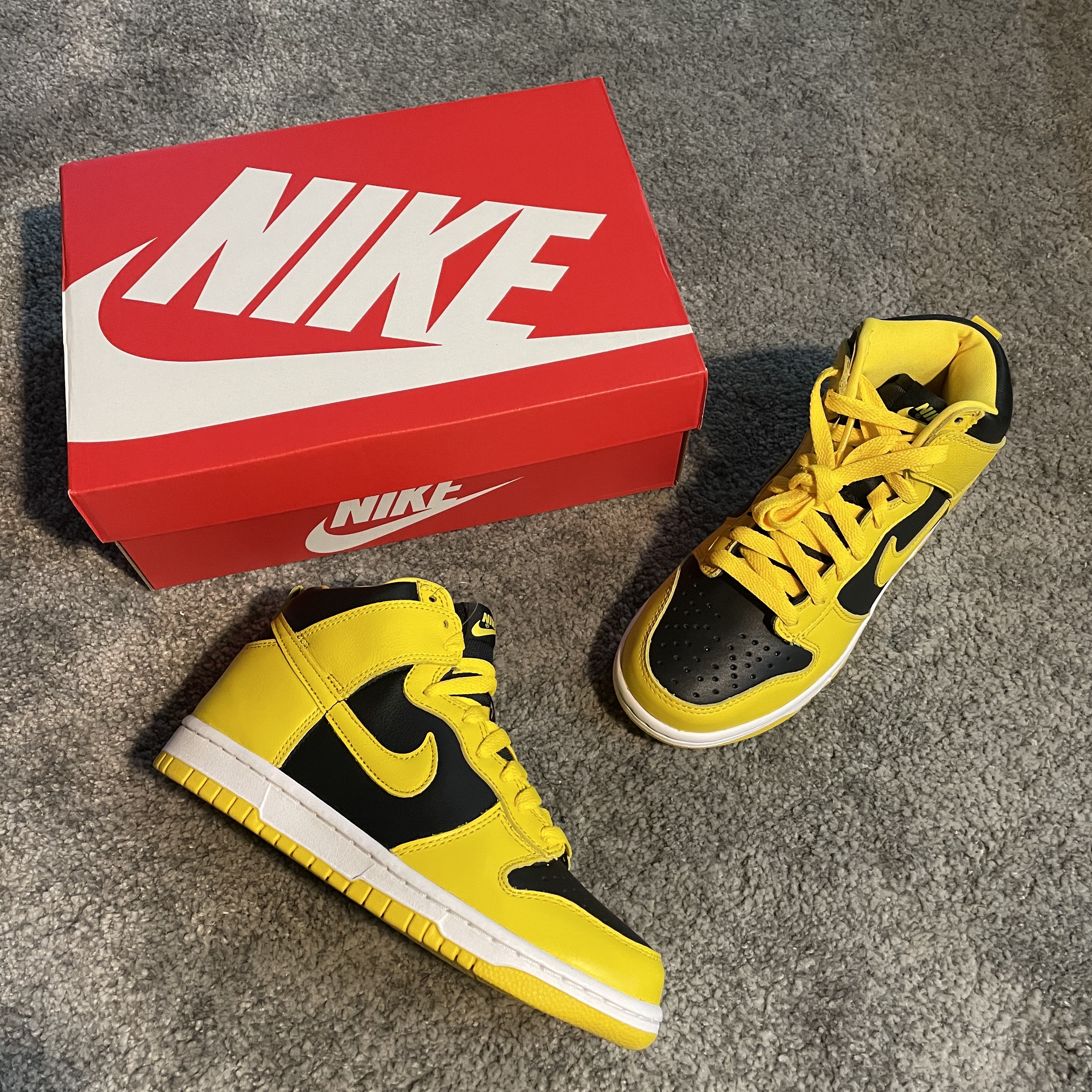 Nike Dunk High SP Varsity Maize 착용 스타일