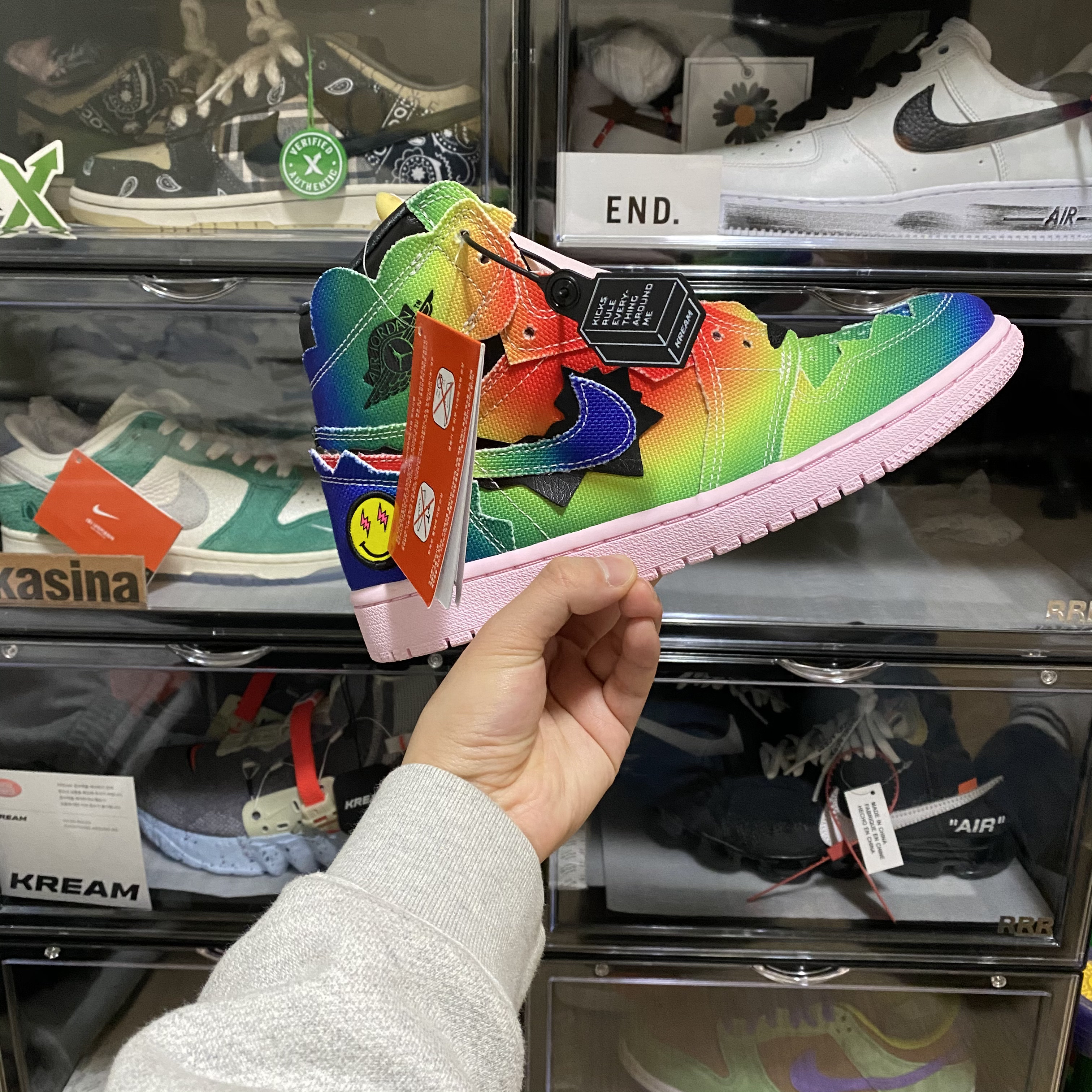 Jordan 1 x J Balvin Retro High OG, Nike x Travis Scott SB Dunk Low 착용 스타일