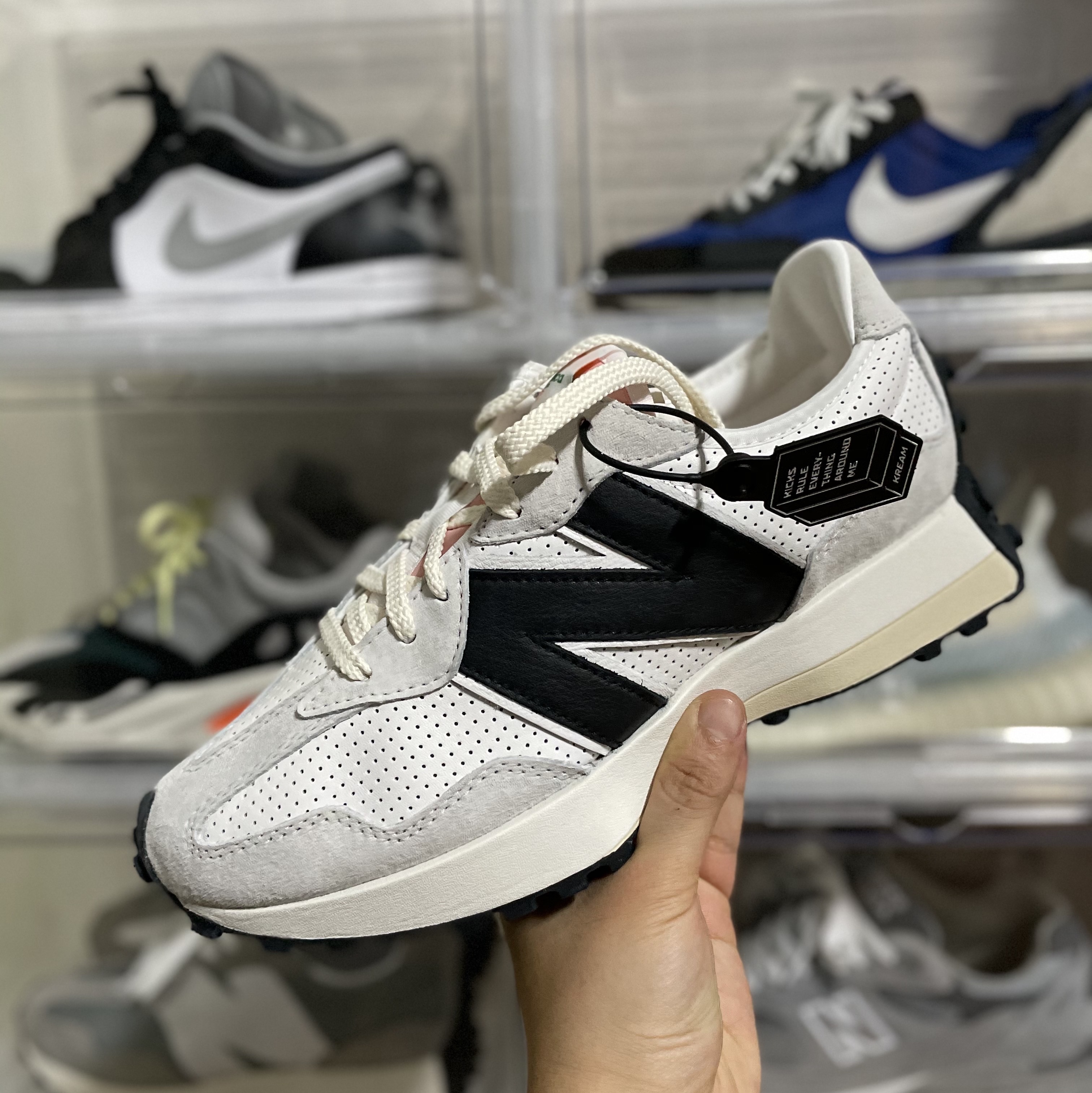 New Balance x Casablanca 327 Idealist Black Grey Pink 착용 스타일