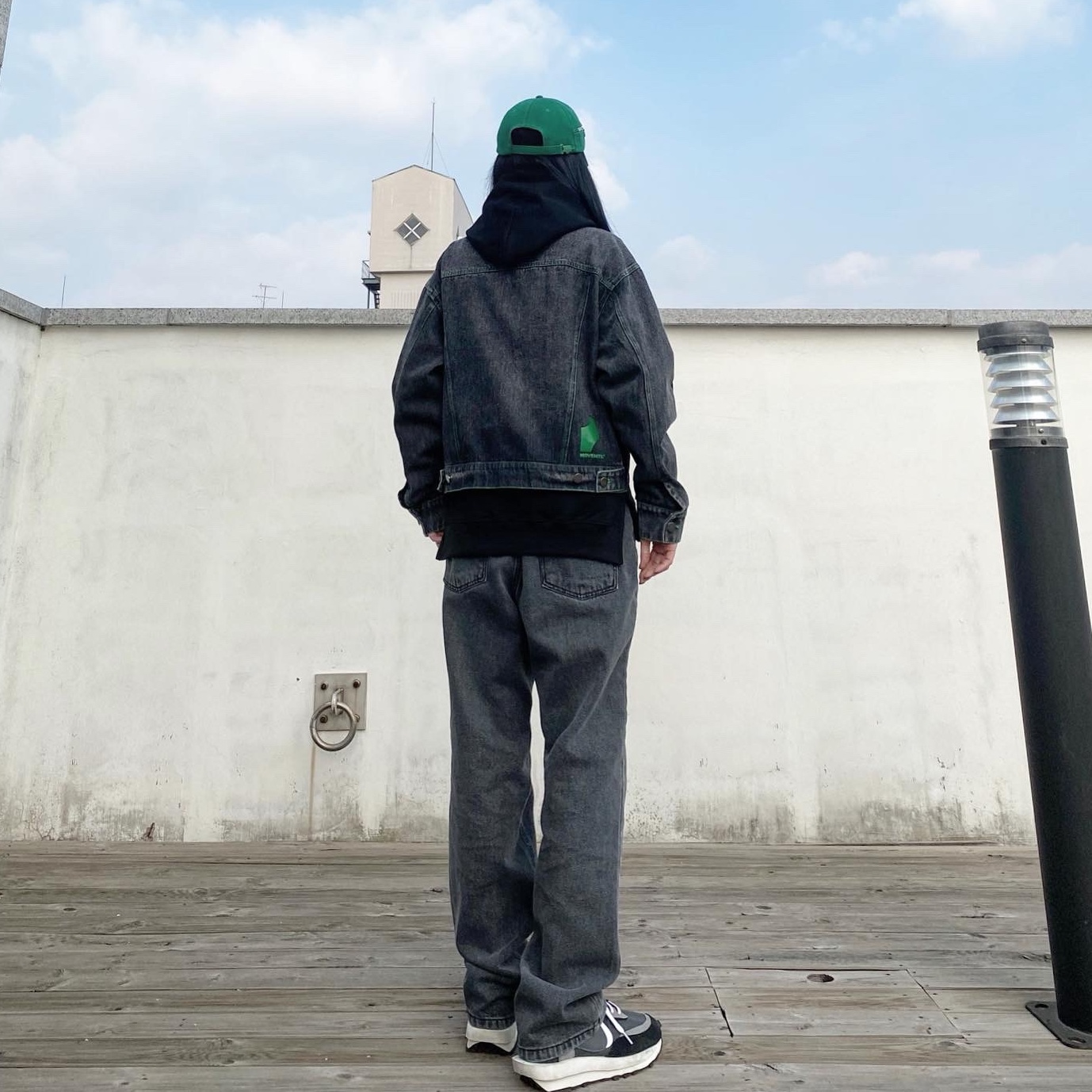 Nike x Sacai LDWaffle Black 착용 스타일 - 1
