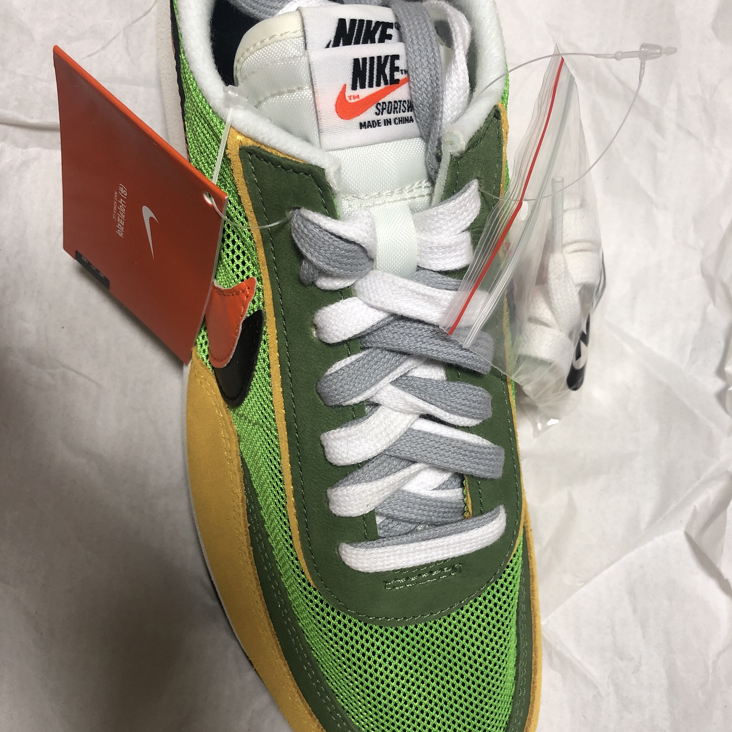 Nike x Sacai LDWaffle Green Multi 착용 스타일 - 2