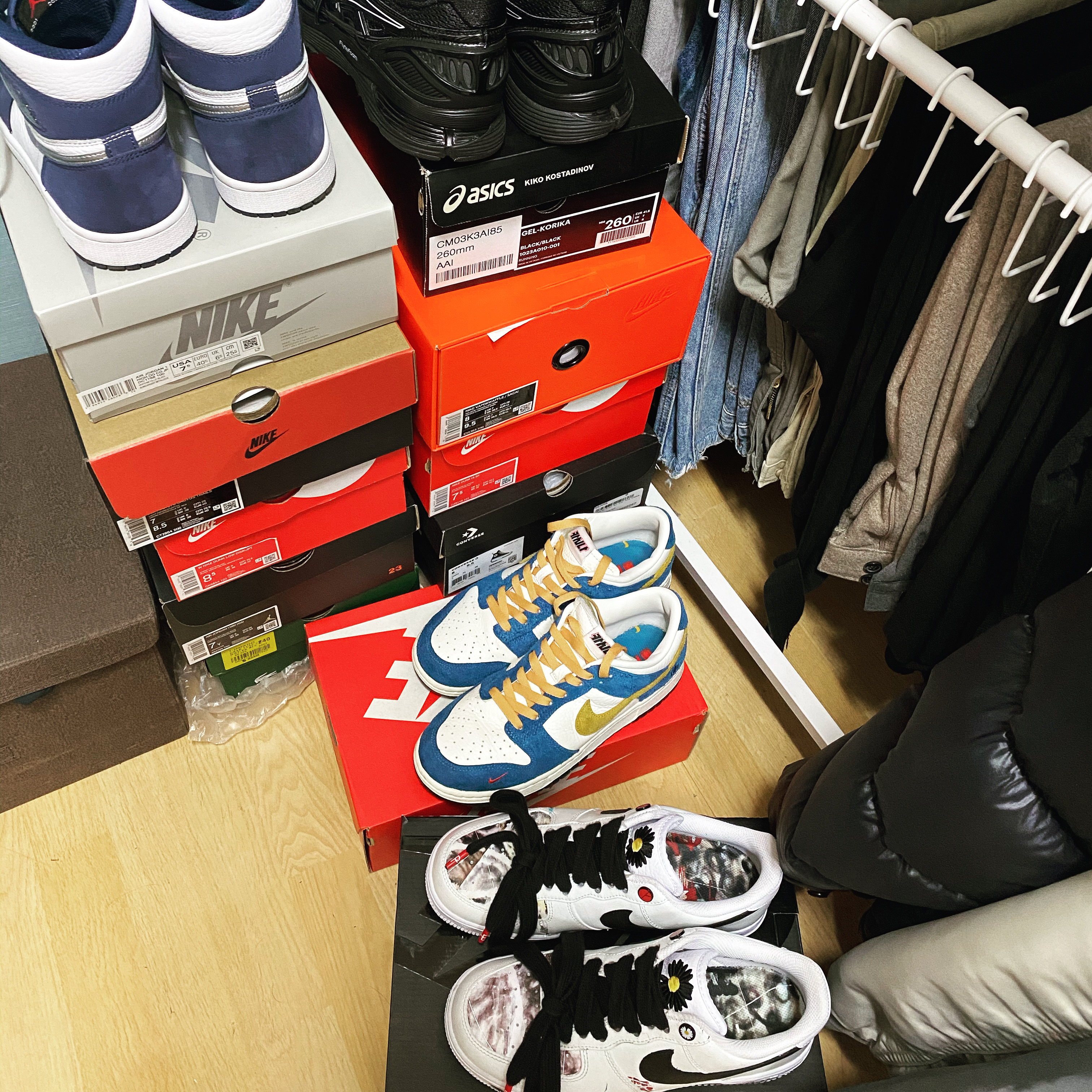 Nike x Kasina Dunk Low 80's Bus, Nike x Peaceminusone Air Force 1 Low Para-Noise 2.0 착용 스타일