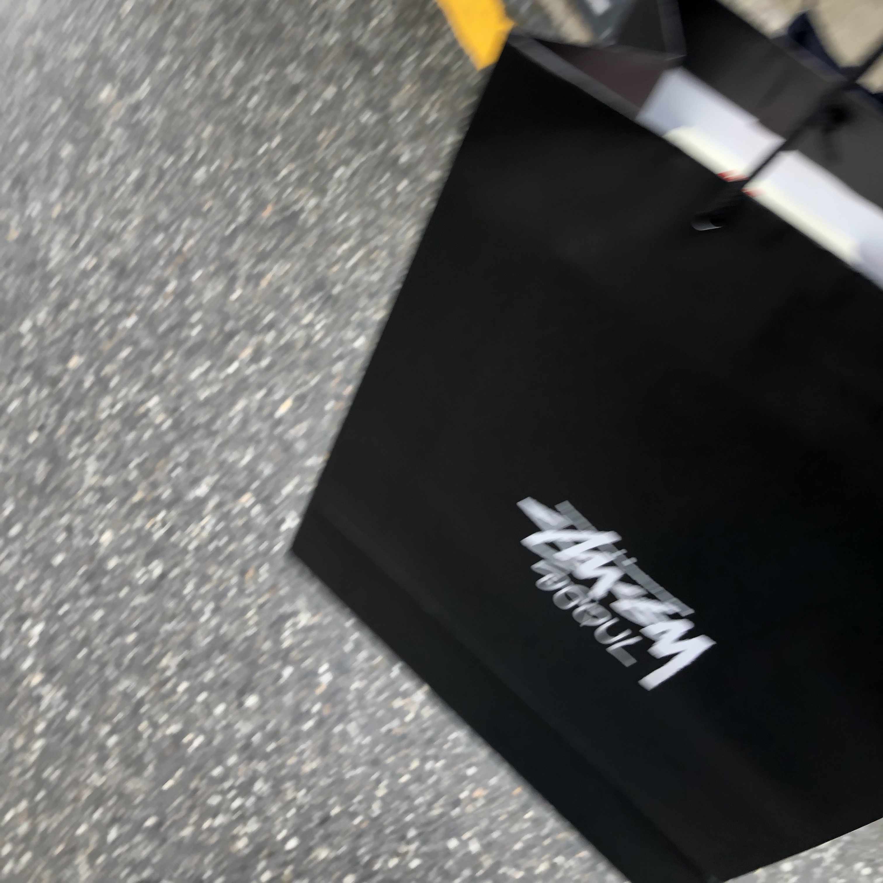 Nike x Stussy Air Force 1 Low Fossil 착용 스타일