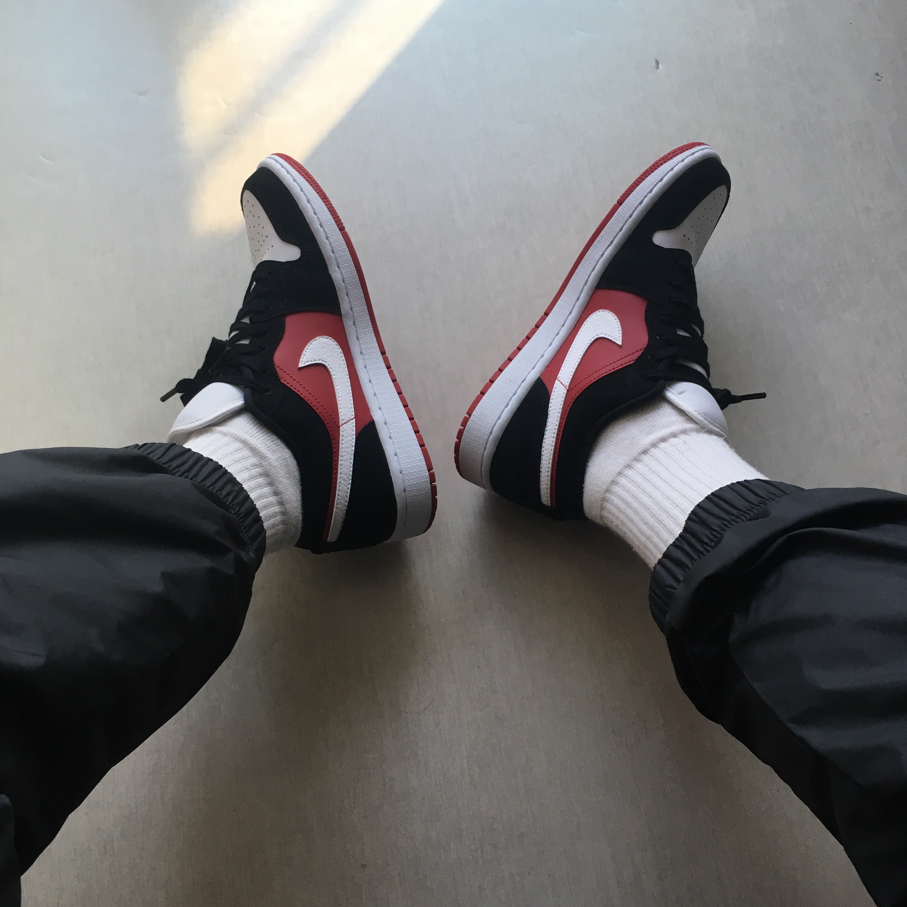 (W) Jordan 1 Low Gym Red Black White 착용 스타일
