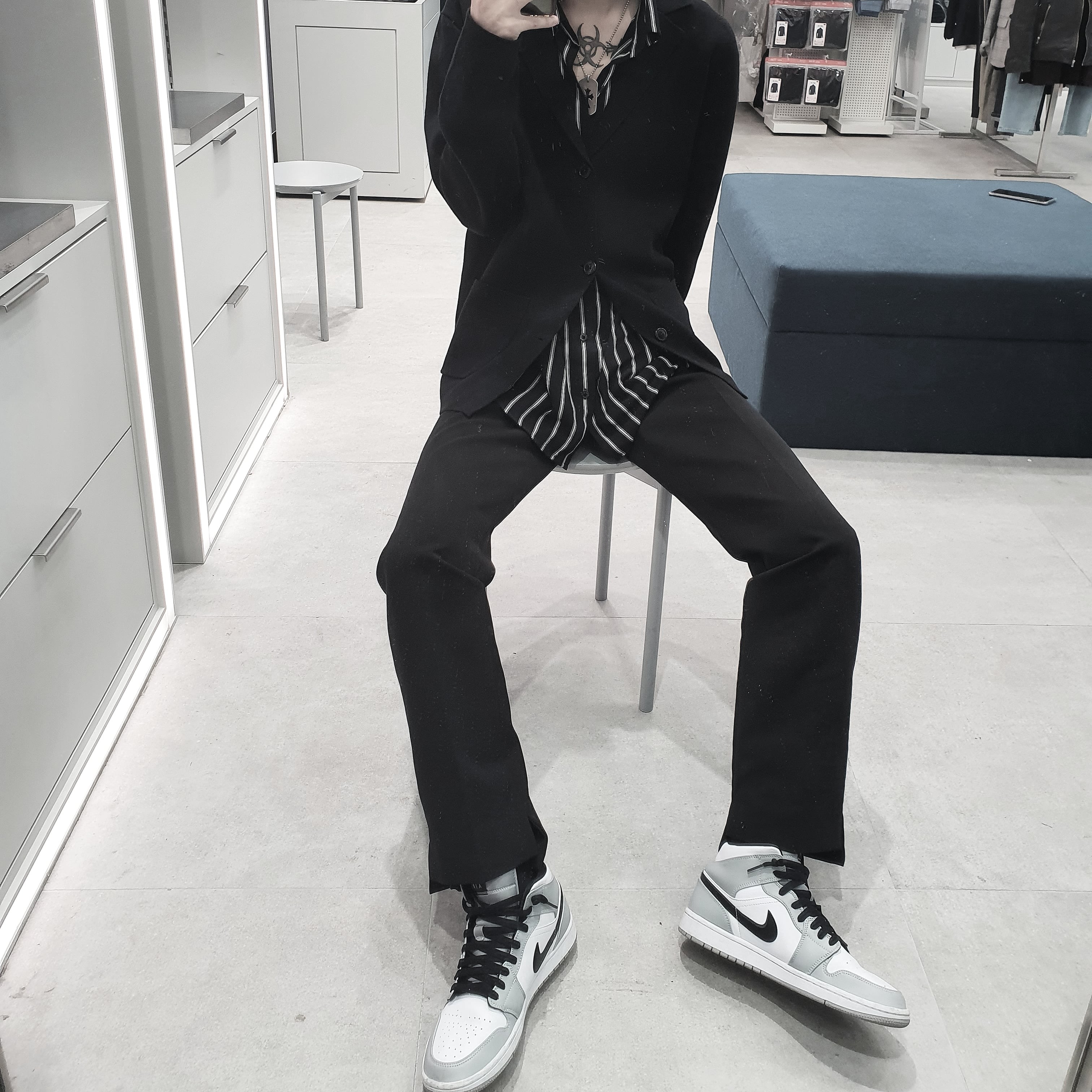 Jordan 1 Mid Light Smoke Grey 착용 스타일 - 1