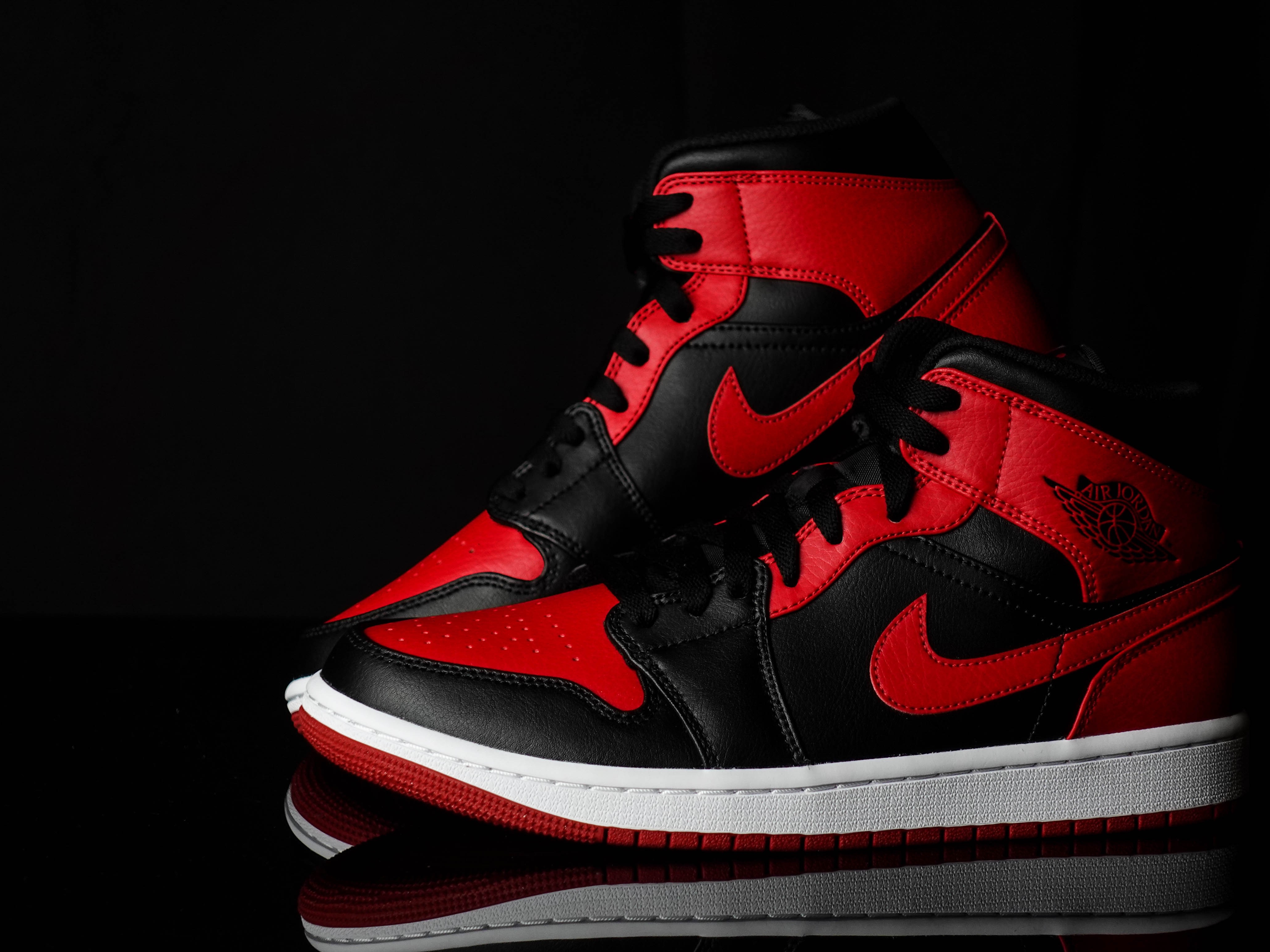Jordan 1 Mid Bred Banned 2020 착용 스타일 - 1