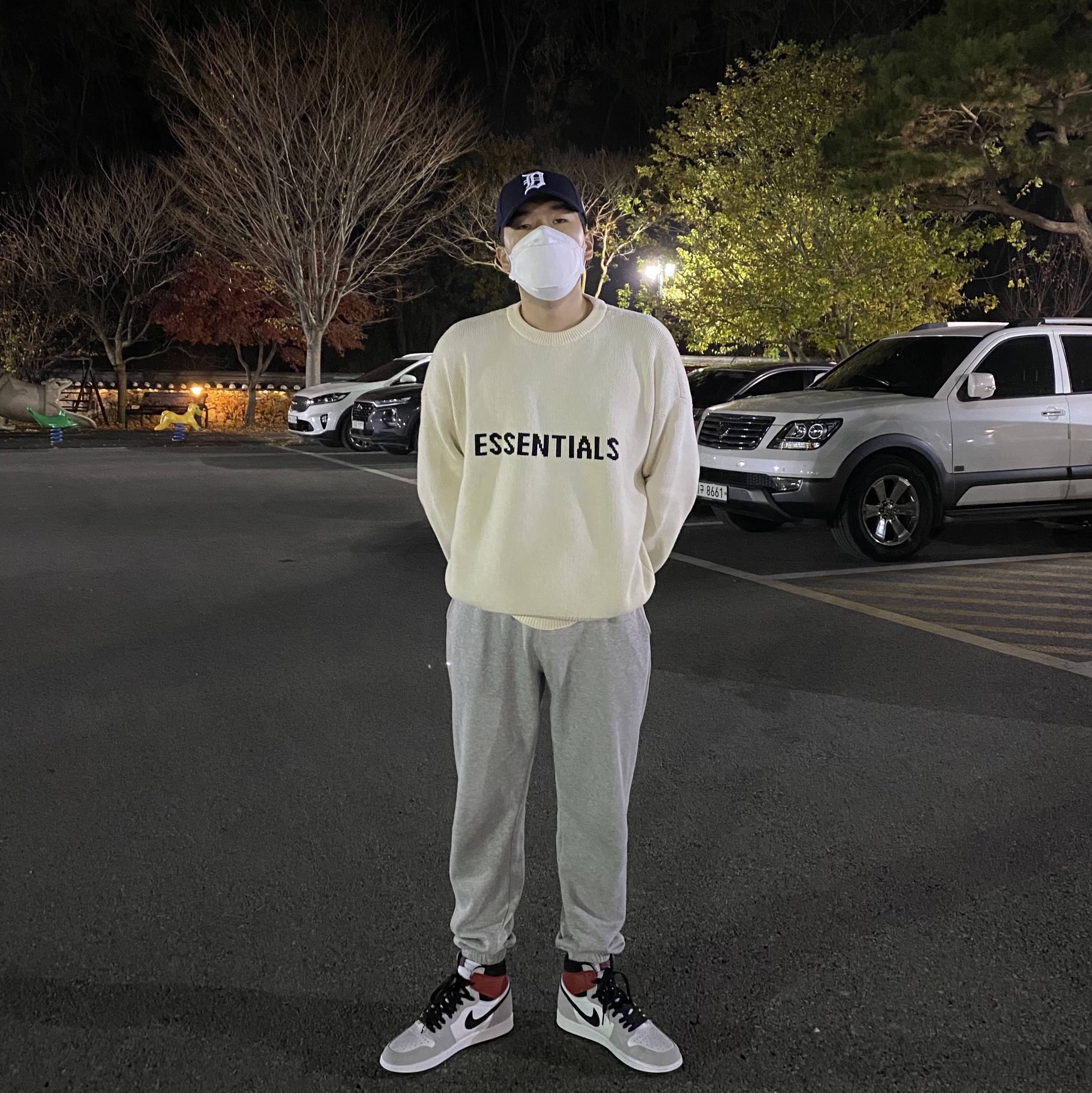 Essentials Knit Sweater Buttercream - 20SS, Jordan 1 Retro High OG Light Smoke Grey 착용 스타일