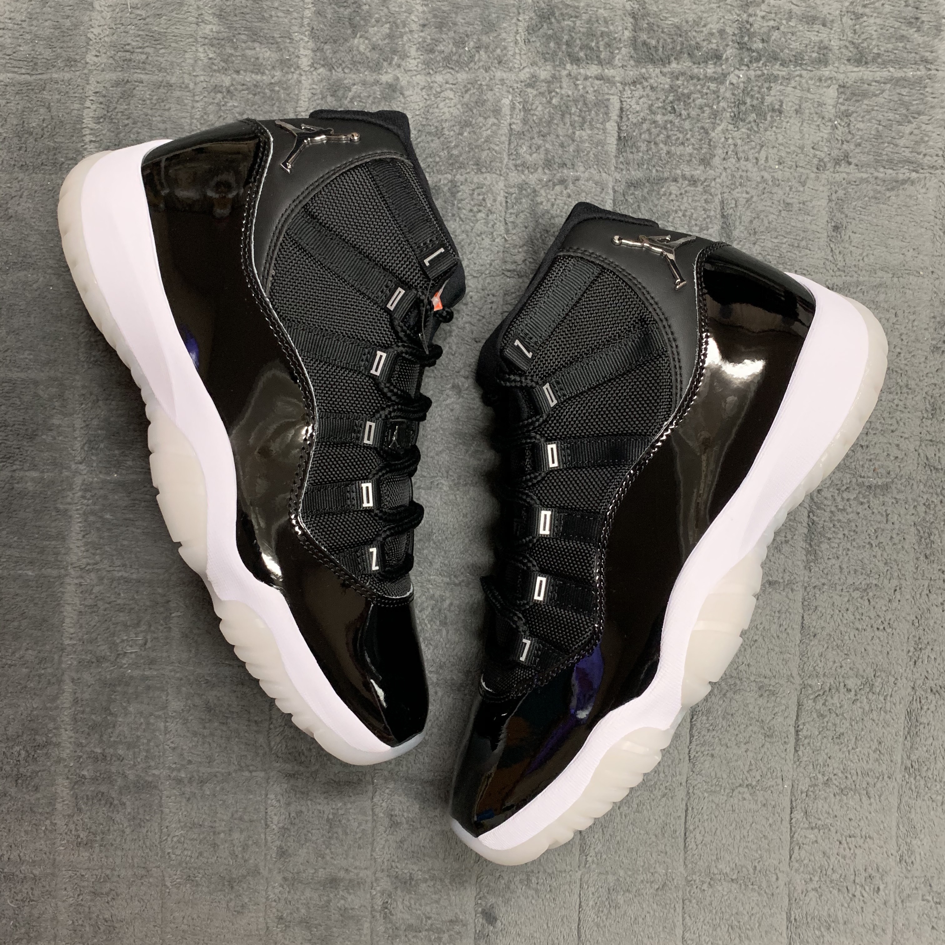 Jordan 11 Retro Jubilee 착용 스타일