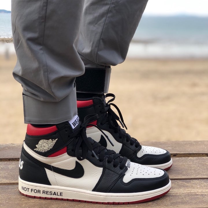 Jordan 1 Retro High Not for Resale Varsity Red 착용 스타일 - 2