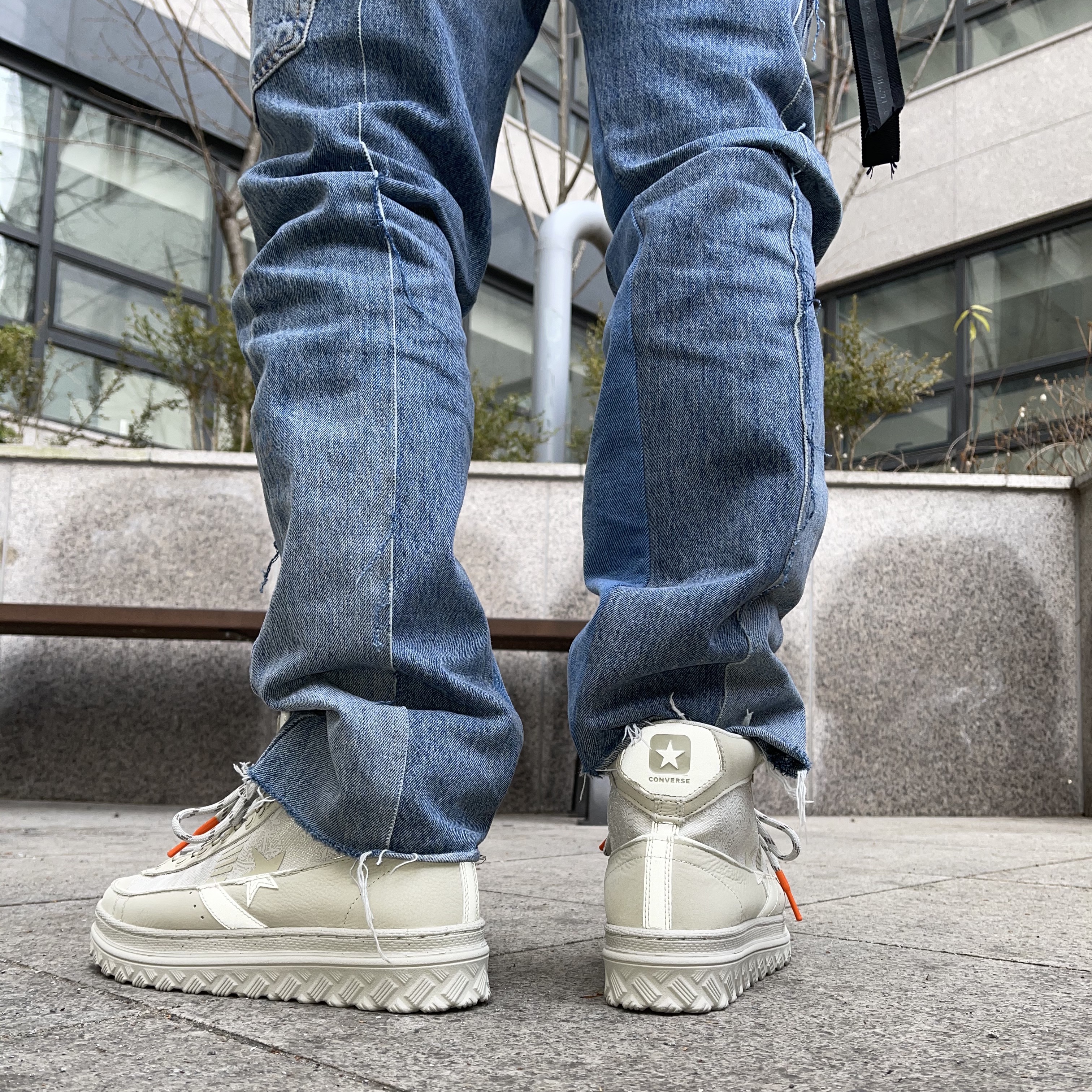 Converse x Paria Farzaneh Pro Leather X2 Hi Icicle 착용 스타일 - 2