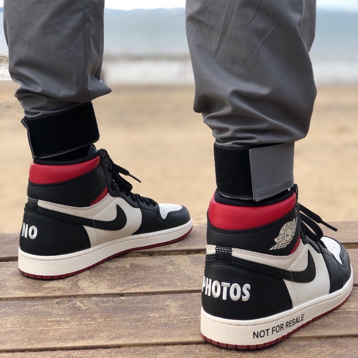 Jordan 1 Retro High Not for Resale Varsity Red 착용 스타일 - 1