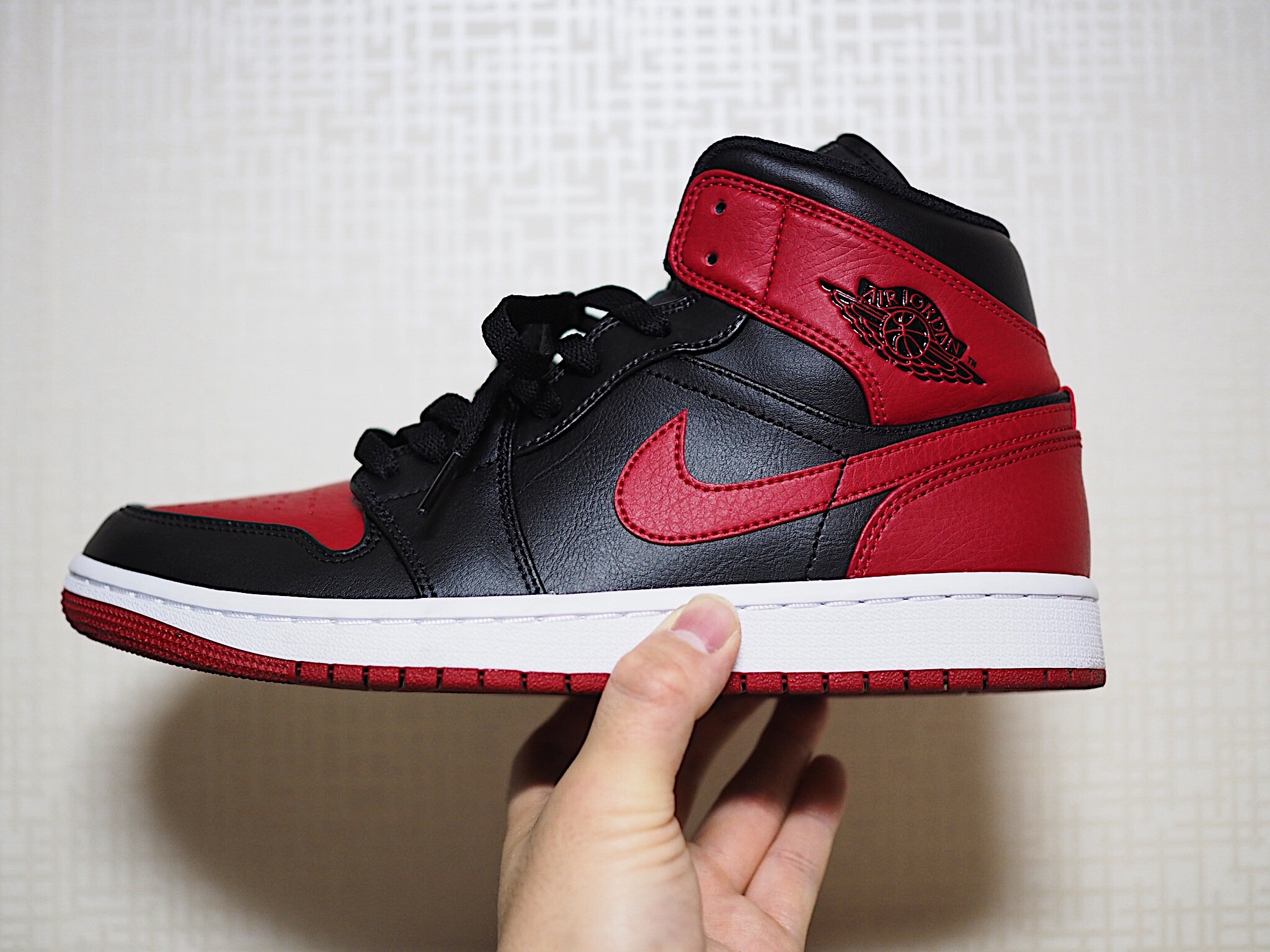 Jordan 1 Mid Bred Banned 2020 착용 스타일 - 4