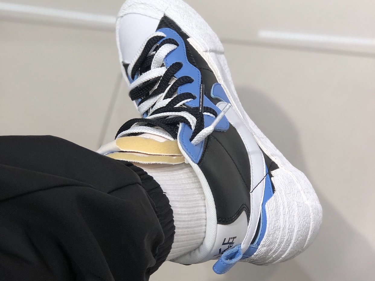 Nike x Sacai Blazer Mid White Black Legend Blue 착용 스타일