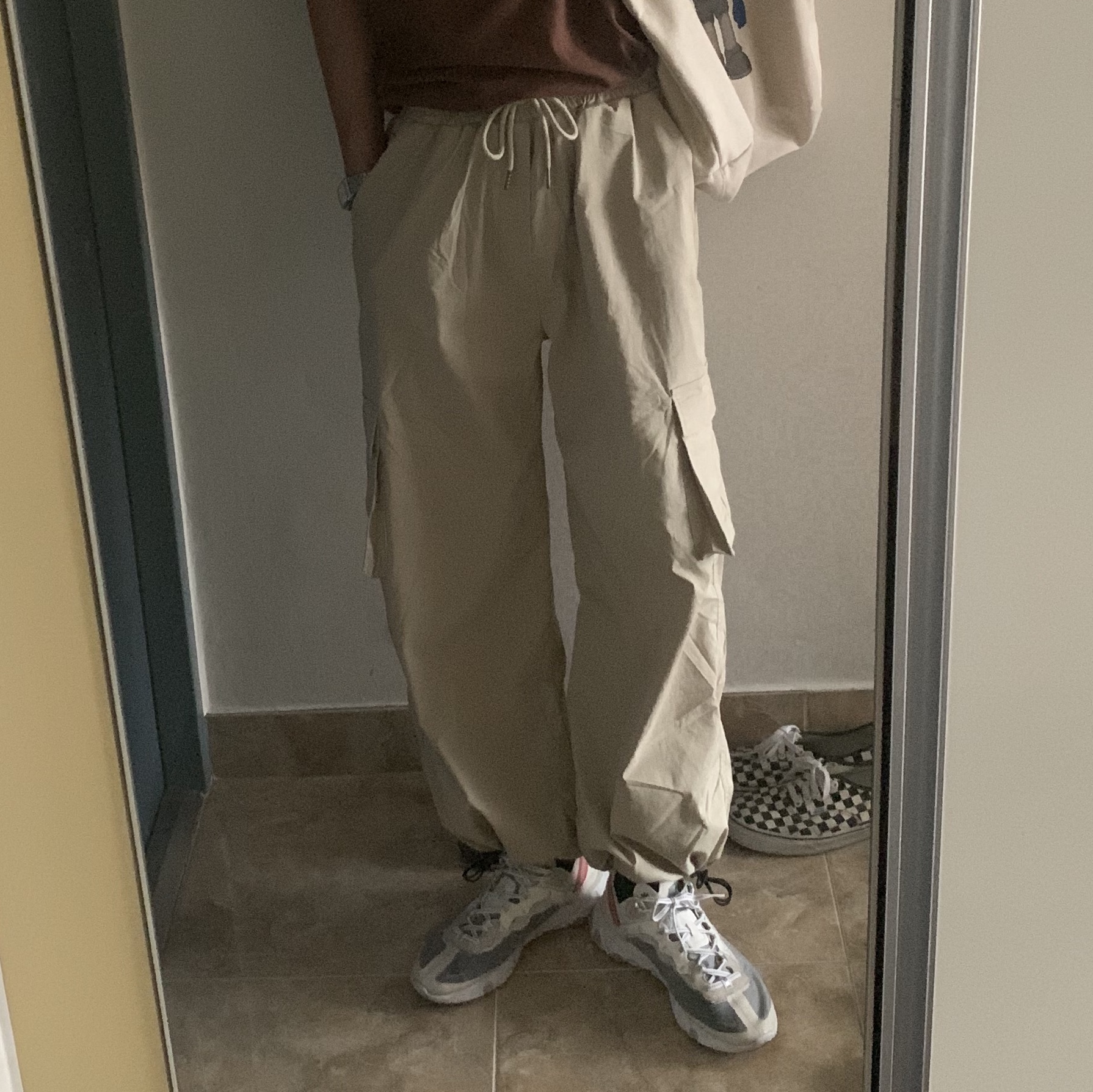 Nike React Element 87 Sail Light Bone 착용 스타일