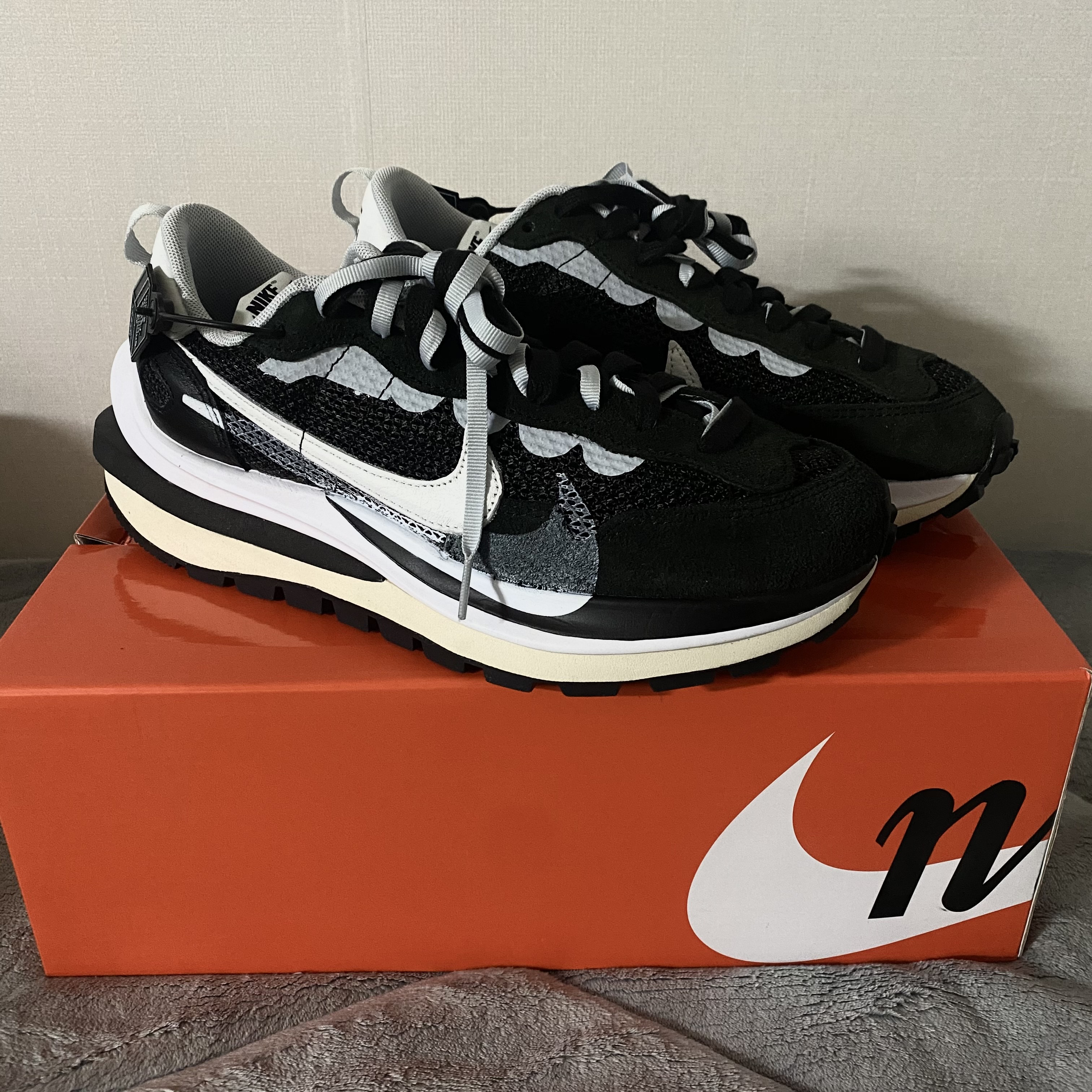 Nike x Sacai VaporWaffle Black White 착용 스타일