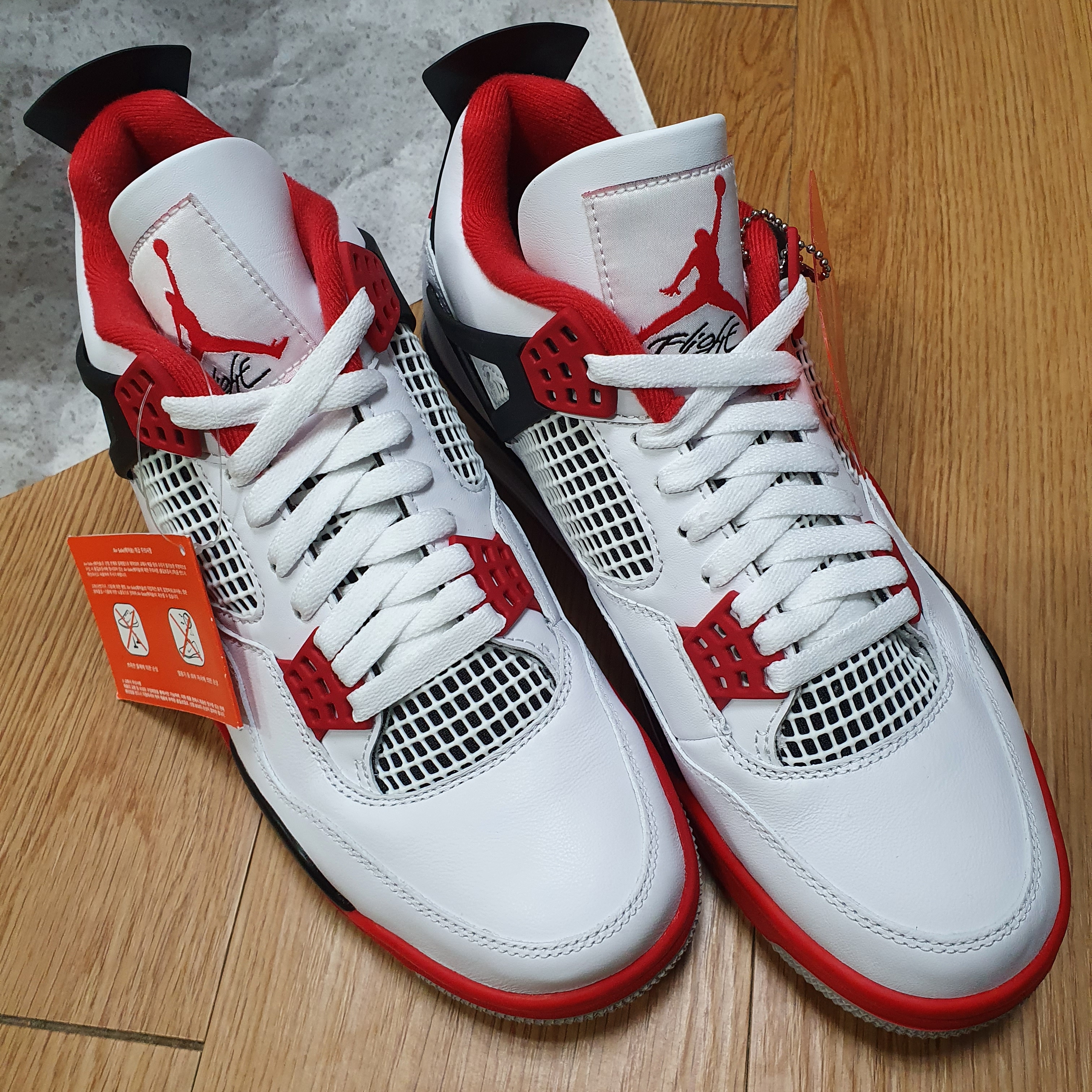 Jordan 4 Retro OG Fire Red 2020 착용 스타일